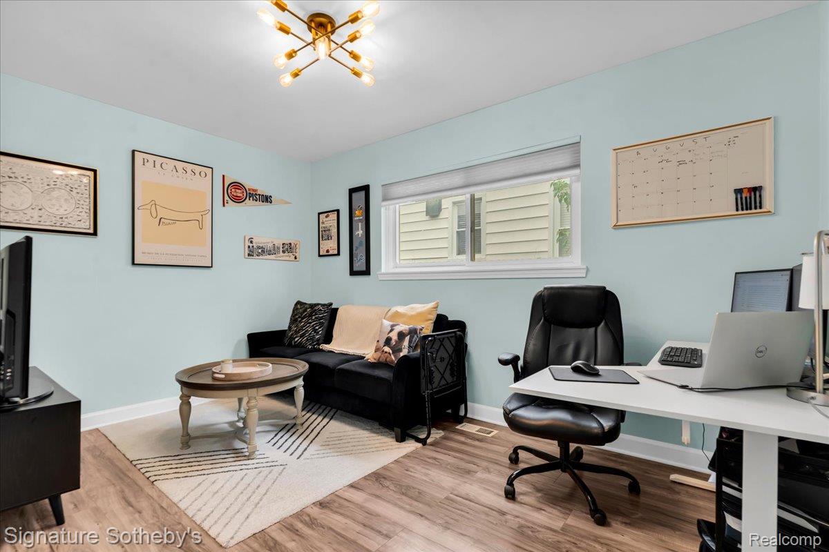 1099 Eaton Road Property Photo 17