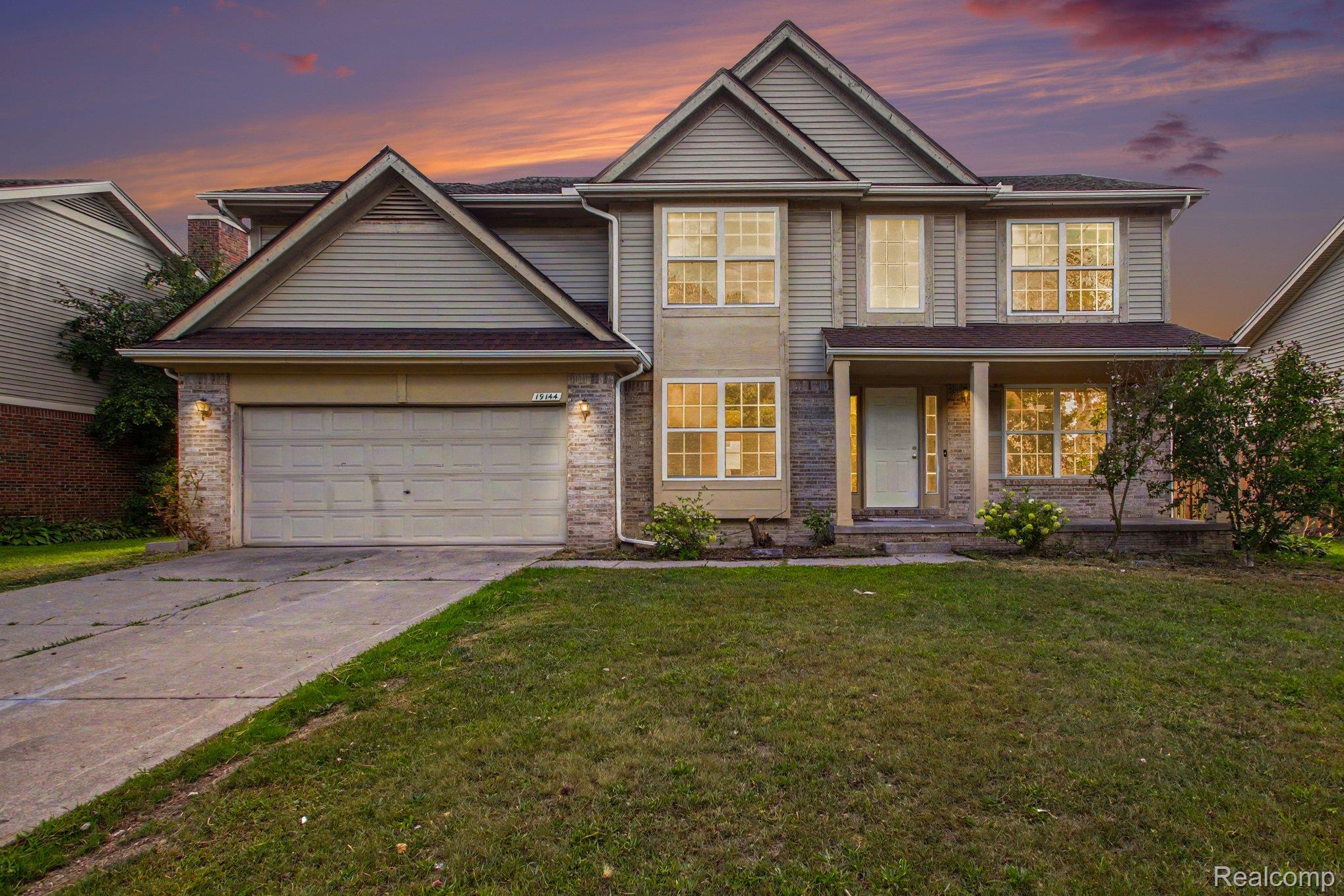 19144 Red Oak Lane