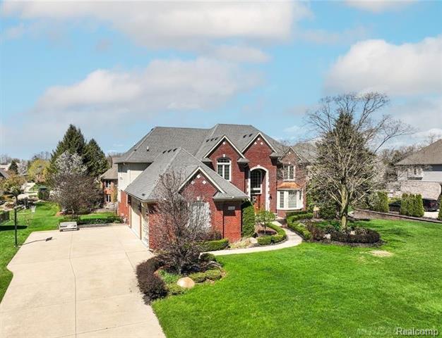 54182 Queensborough Drive Property Photo 3
