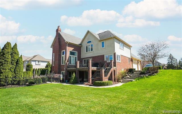 54182 Queensborough Drive Property Photo 6