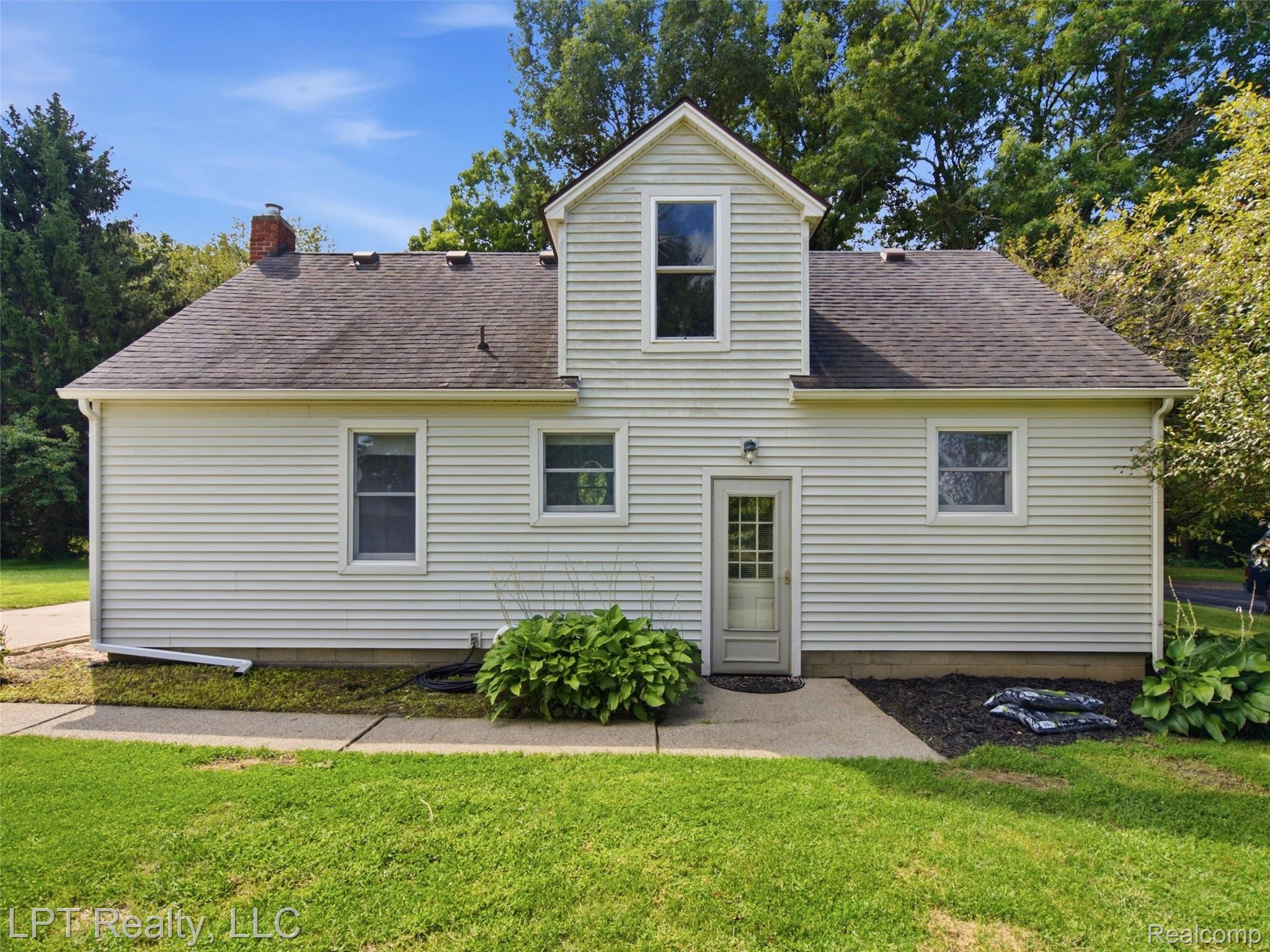 154 Bullis Road Property Photo 34