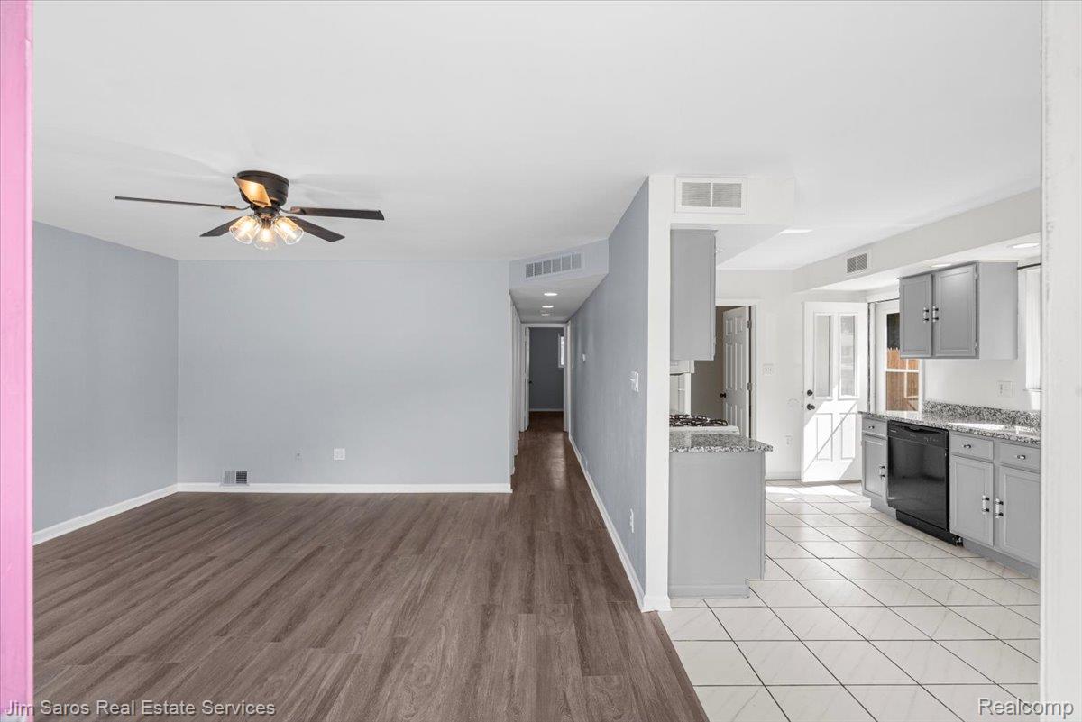 22509 Avon Street Property Photo 2