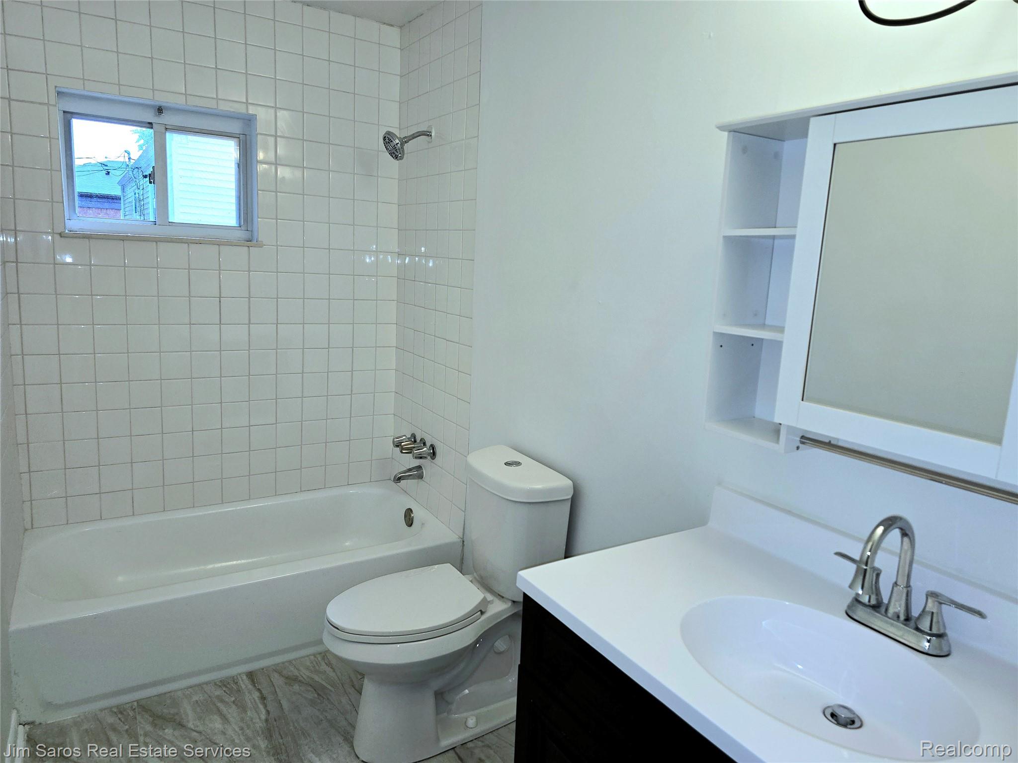 22509 Avon Street Property Photo 8