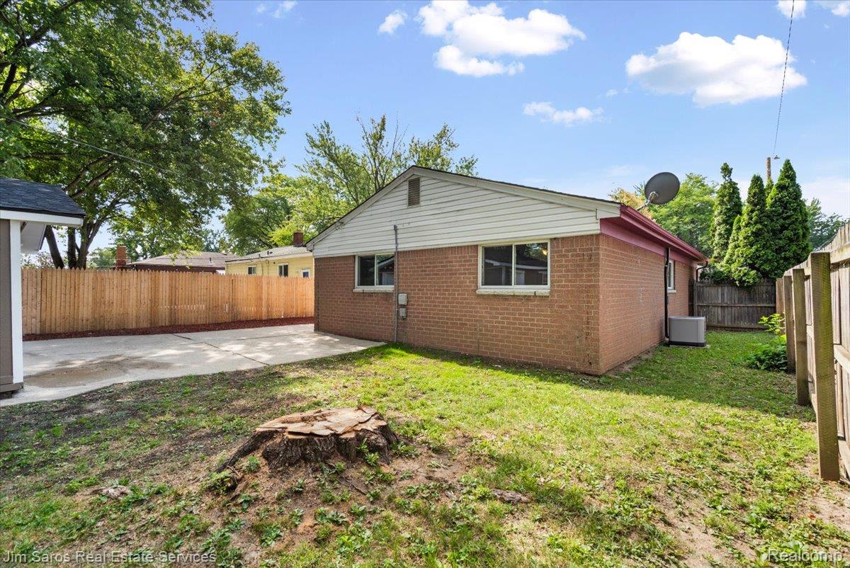 22509 Avon Street Property Photo 14