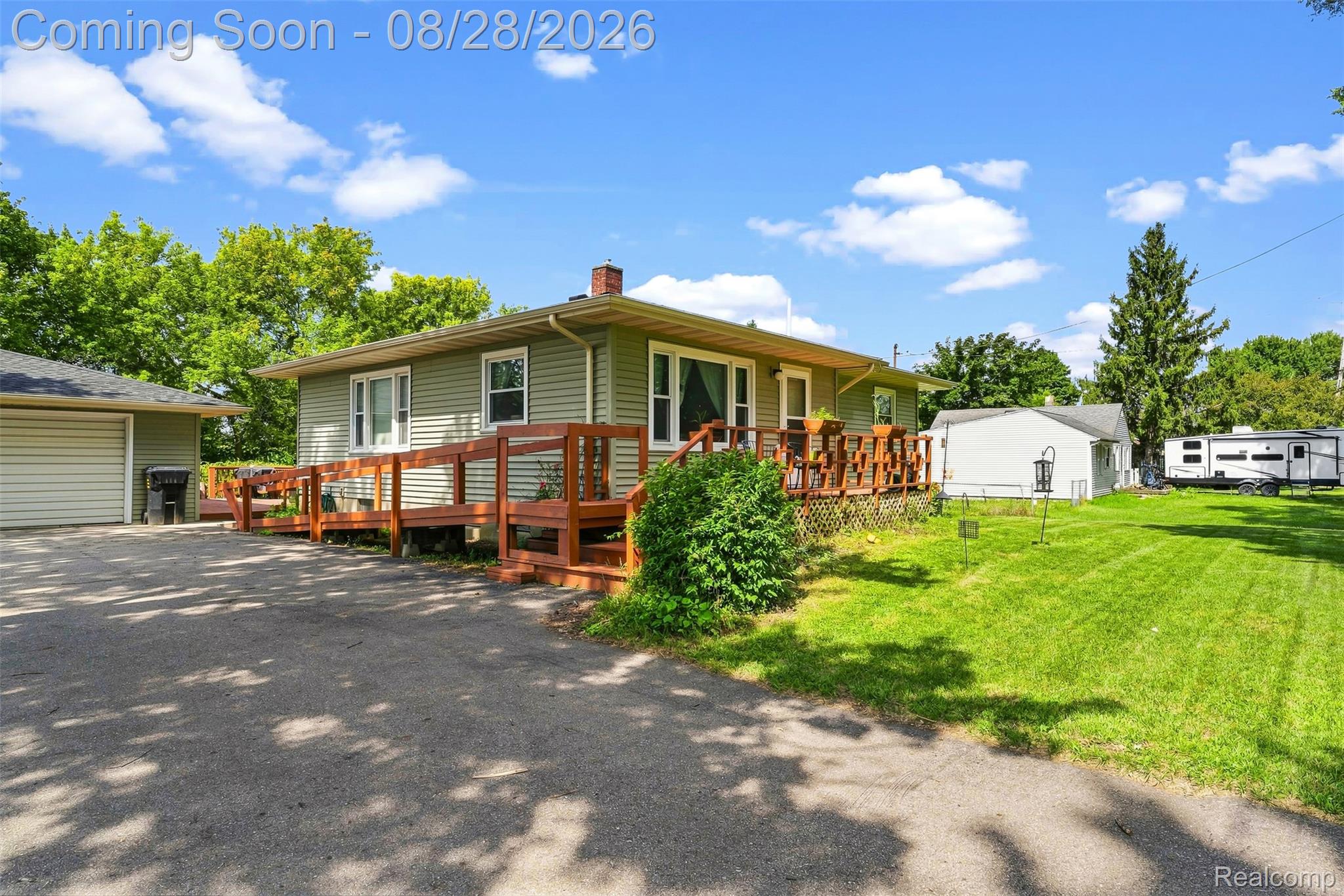 9093 N Genesee Road Property Photo 3