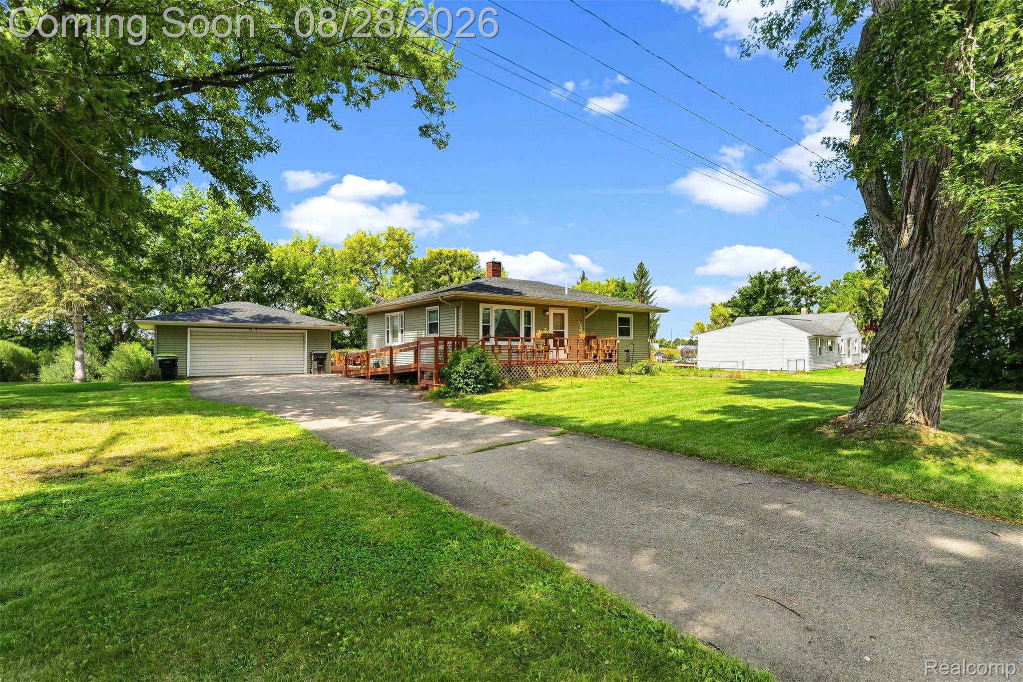 9093 N Genesee Road Property Photo 4
