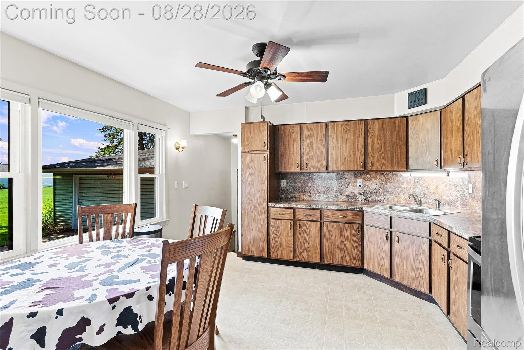 9093 N Genesee Road Property Photo 17