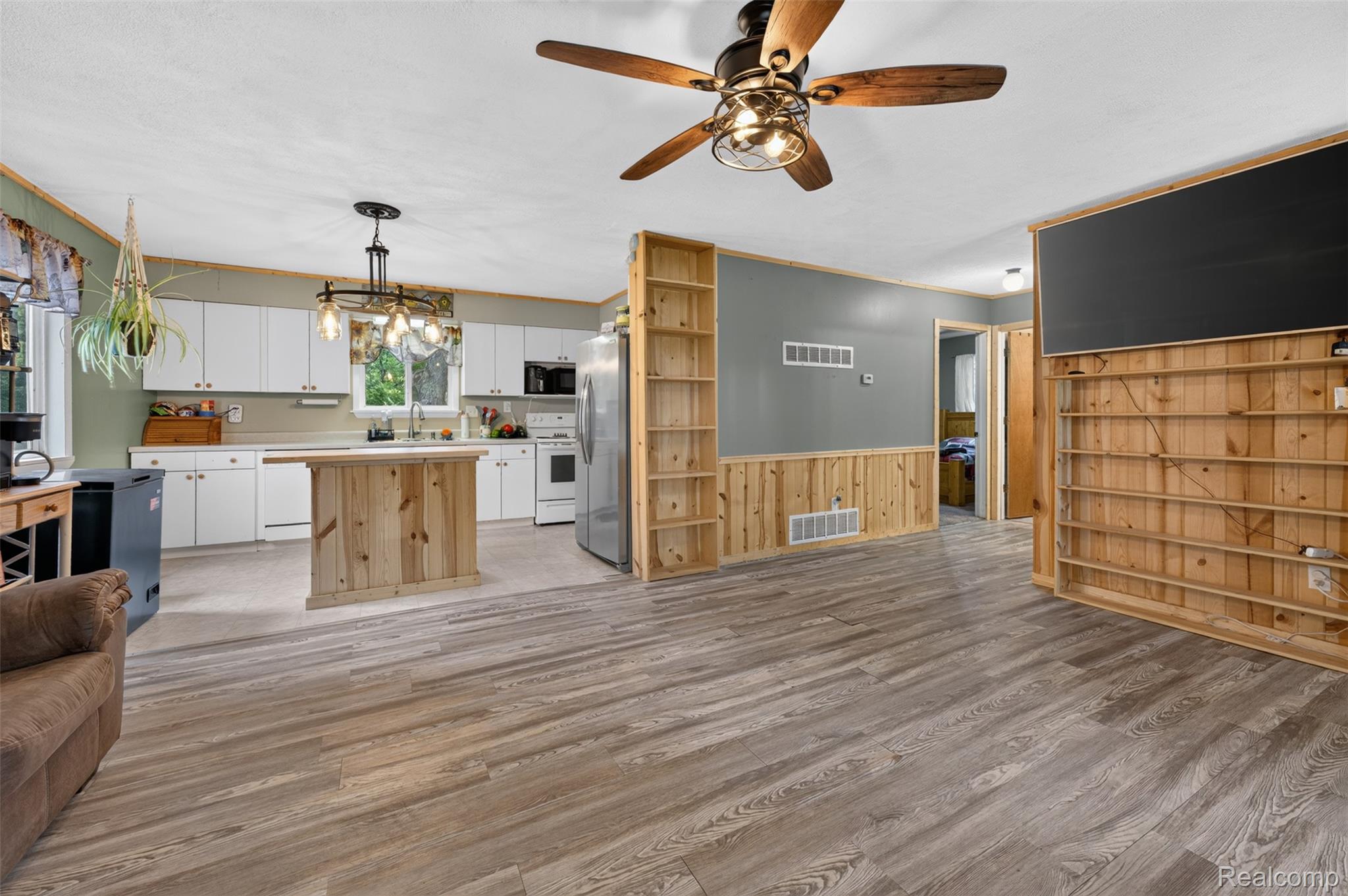 8135 E West Branch Road Property Photo 6