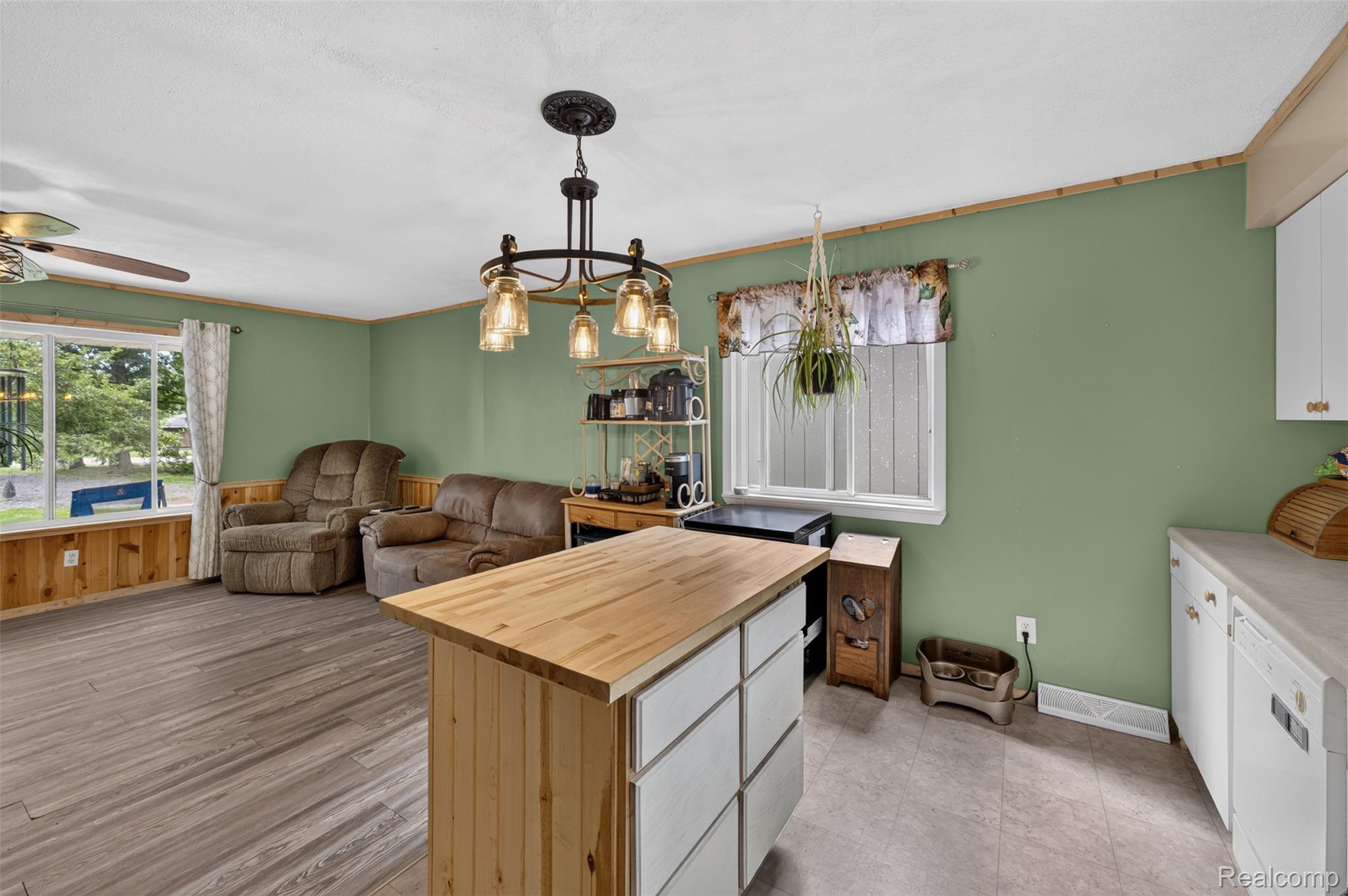 8135 E West Branch Road Property Photo 17
