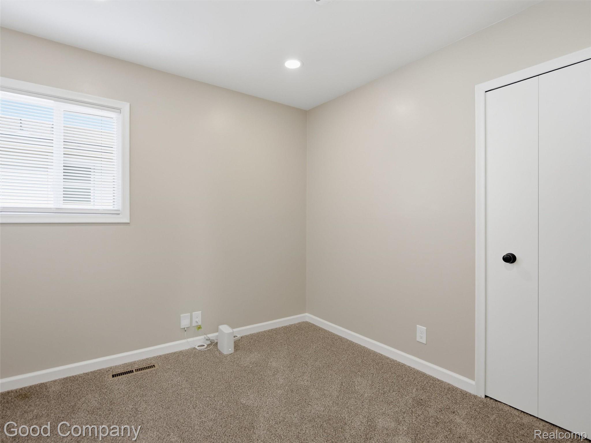 1112 Millard Avenue Property Photo 27
