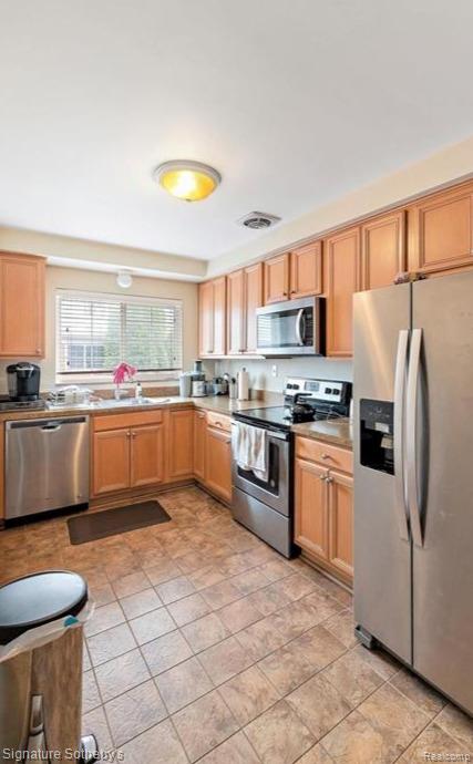 463 N Eton Street Property Photo 3