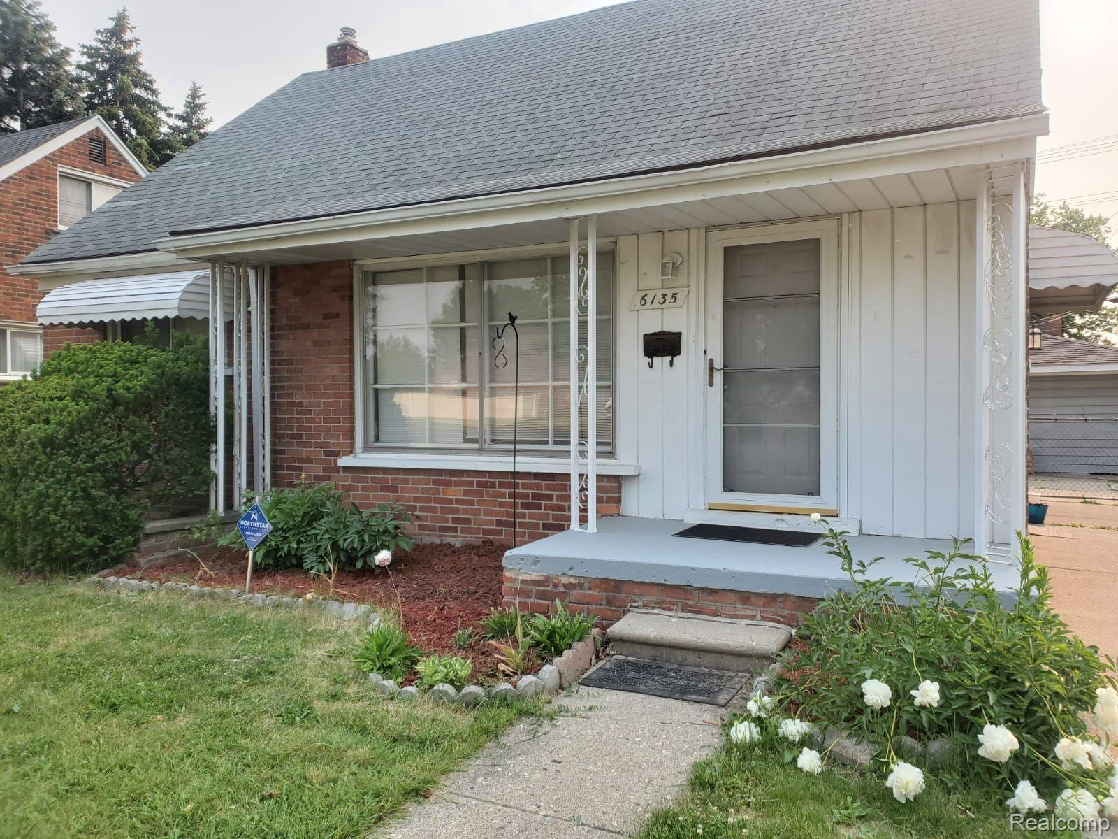 6135 Inkster Road Property Photo 1
