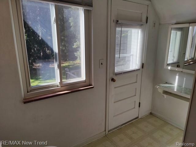 8715 N Wayne Road Property Photo 42