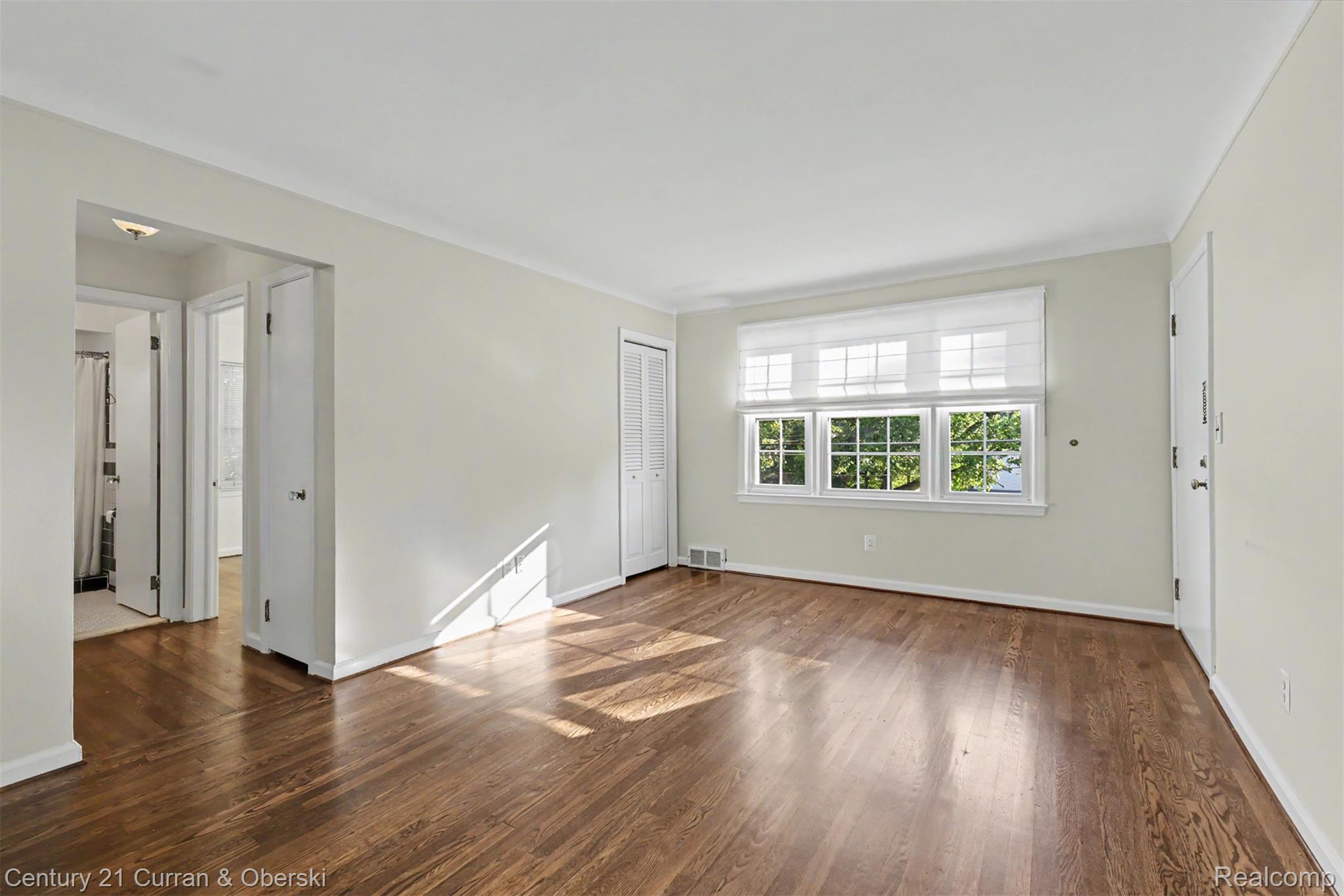 726 S Military Street Property Photo 6