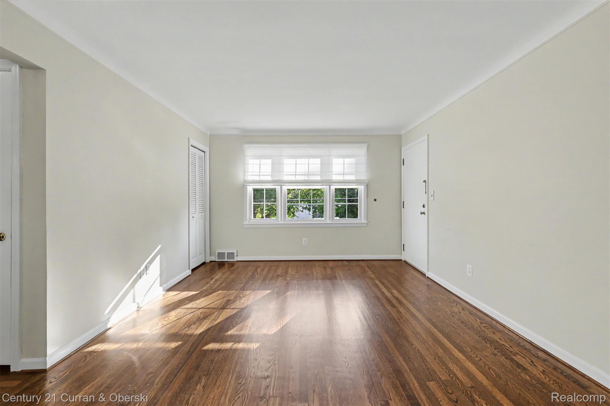 726 S Military Street Property Photo 7