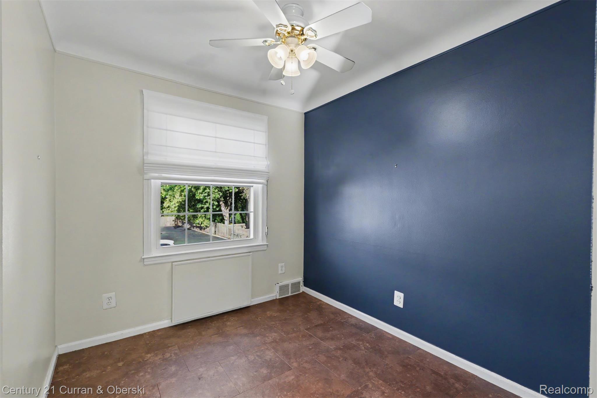 726 S Military Street Property Photo 11