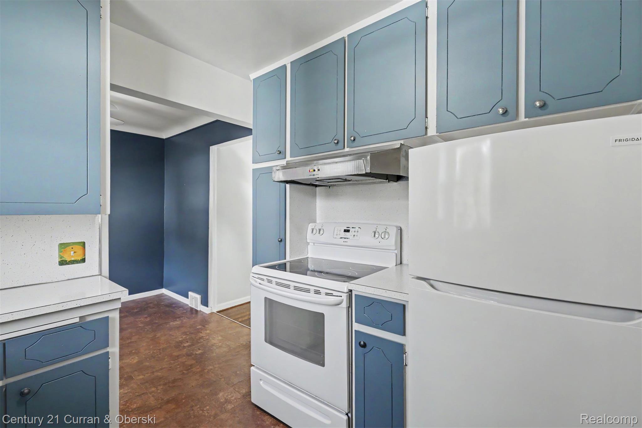 726 S Military Street Property Photo 18