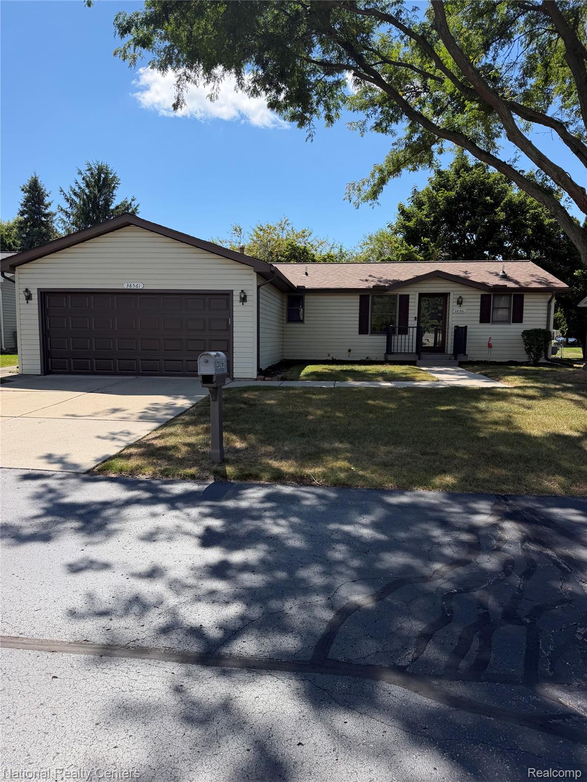38561 Deer Creek Boulevard Property Photo 1
