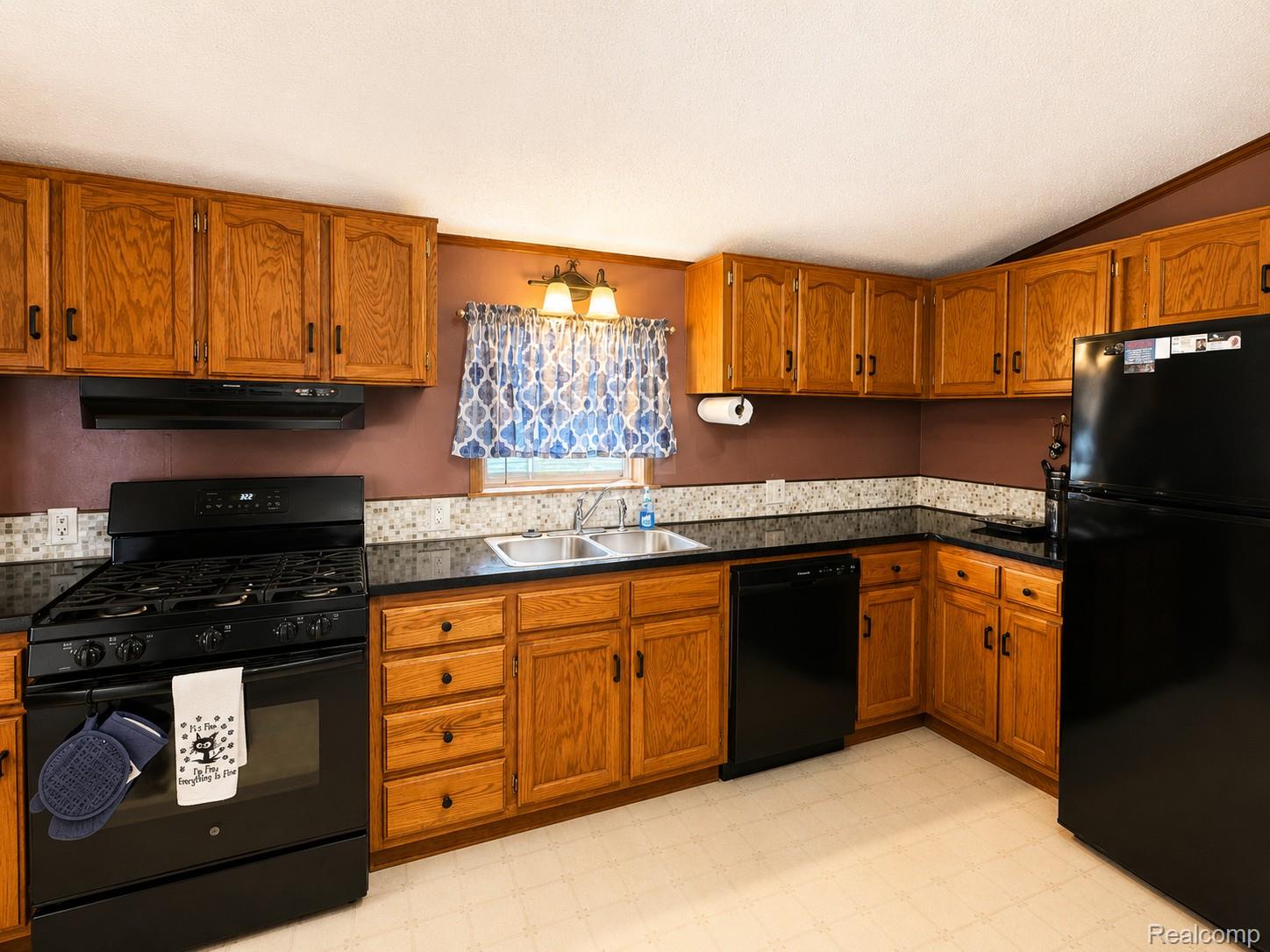 28917 Briarwood Property Photo 11