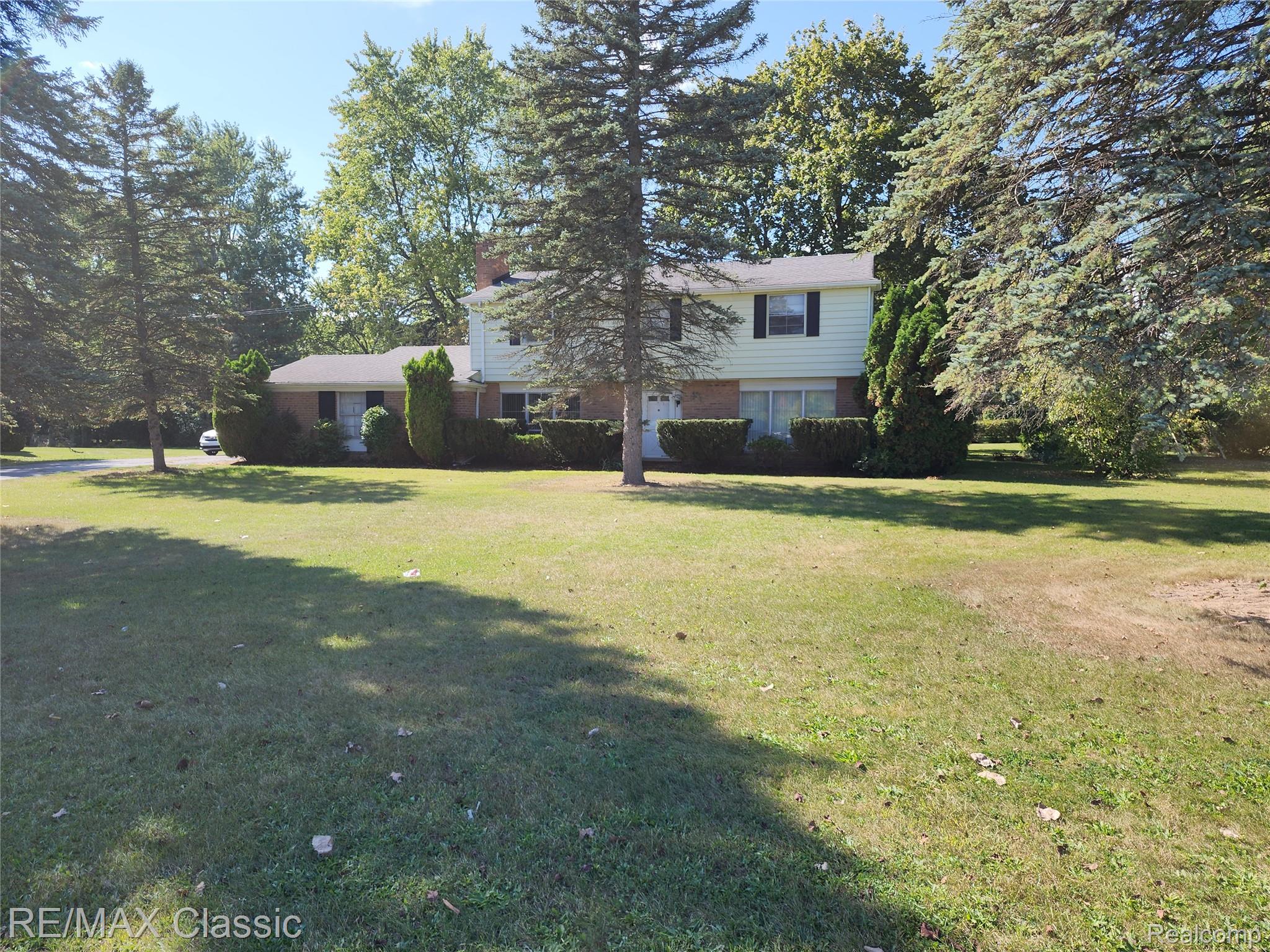 6965 N Adams Road Property Photo 1