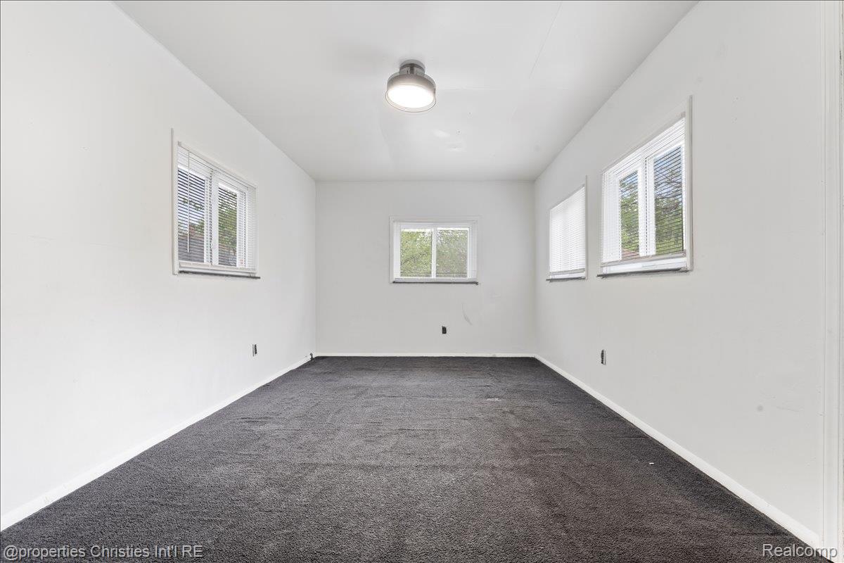 16171 Santa Rosa Drive Property Photo 8
