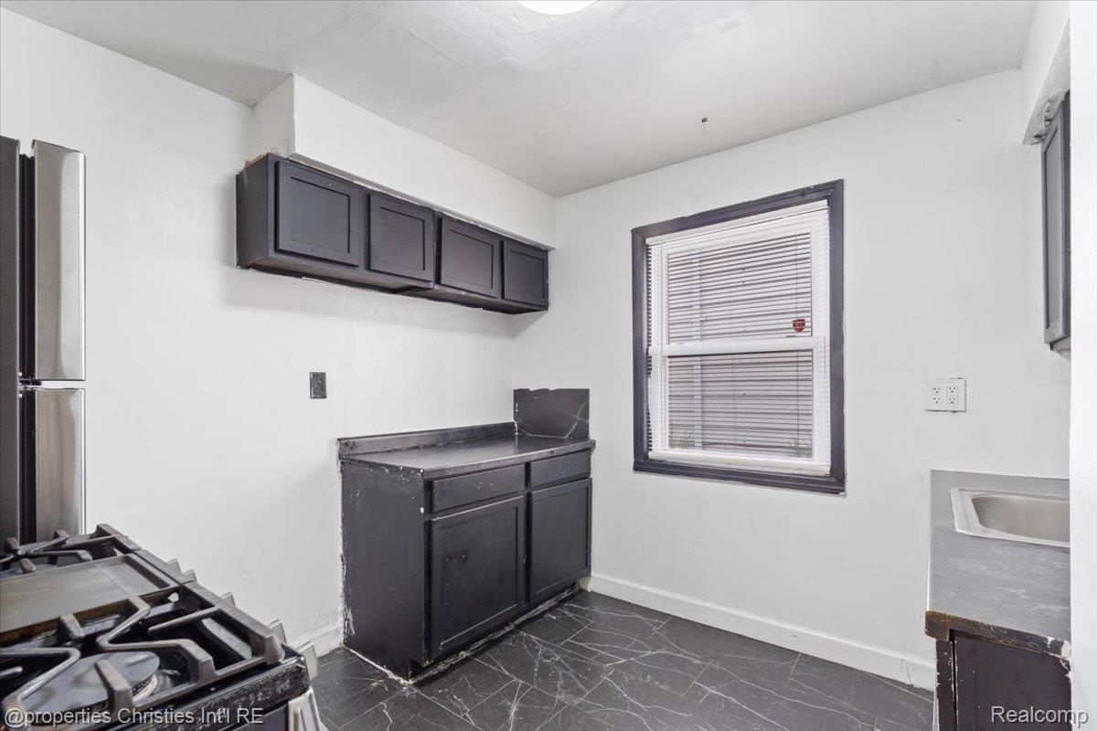 16171 Santa Rosa Drive Property Photo 11