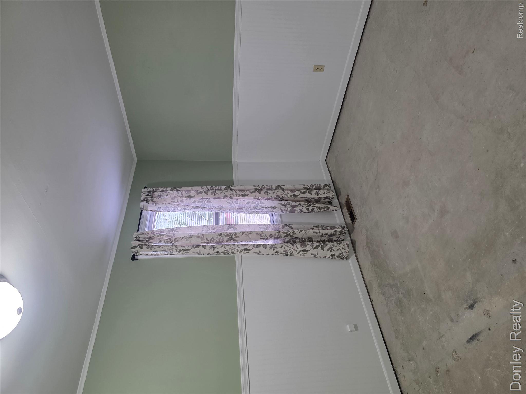 2998 Fenner Street Property Photo 9