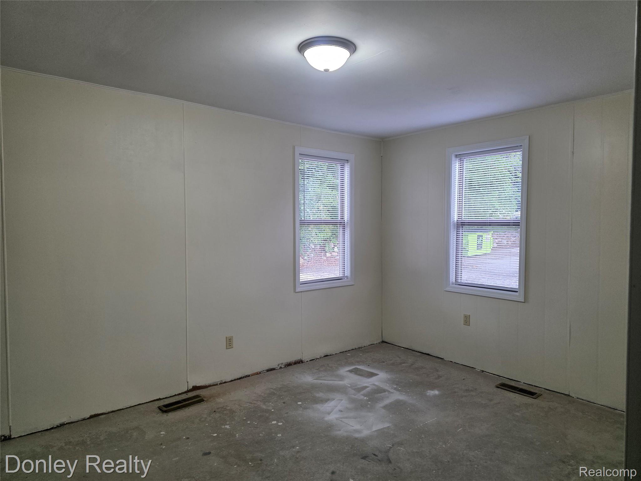 2998 Fenner Street Property Photo 12