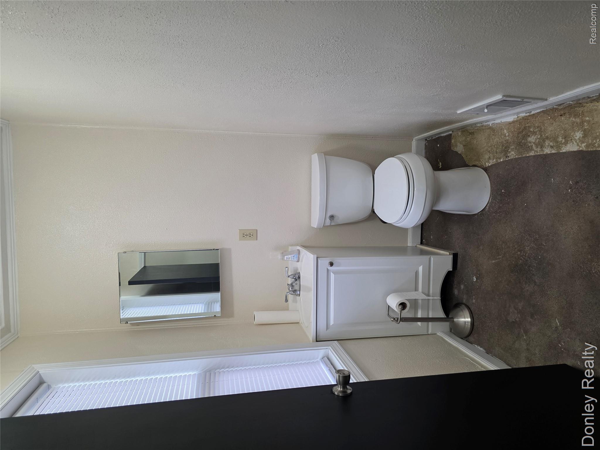 2998 Fenner Street Property Photo 13