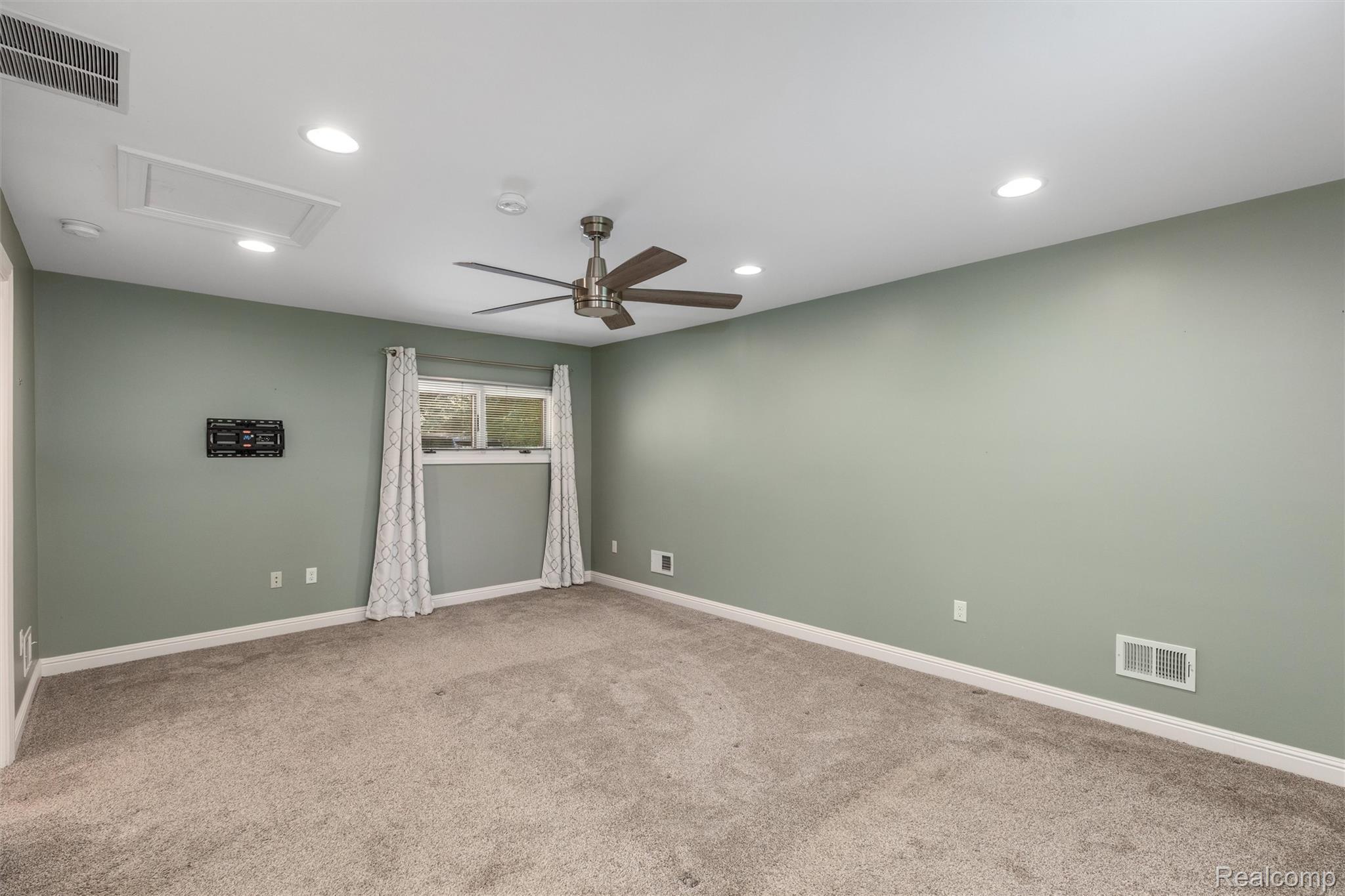4915 Walnut Lake Road Property Photo 20