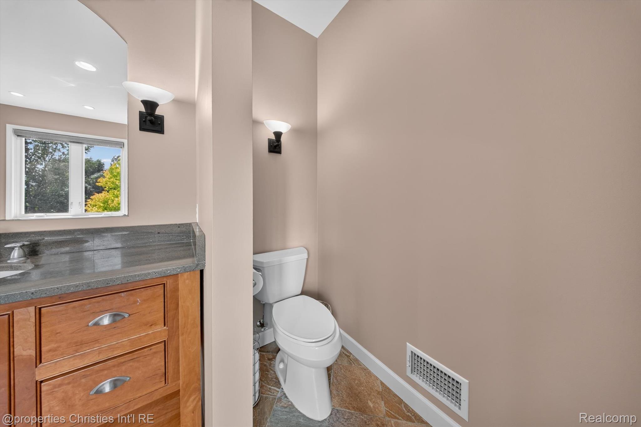 3925 Taylor Lane Property Photo 37