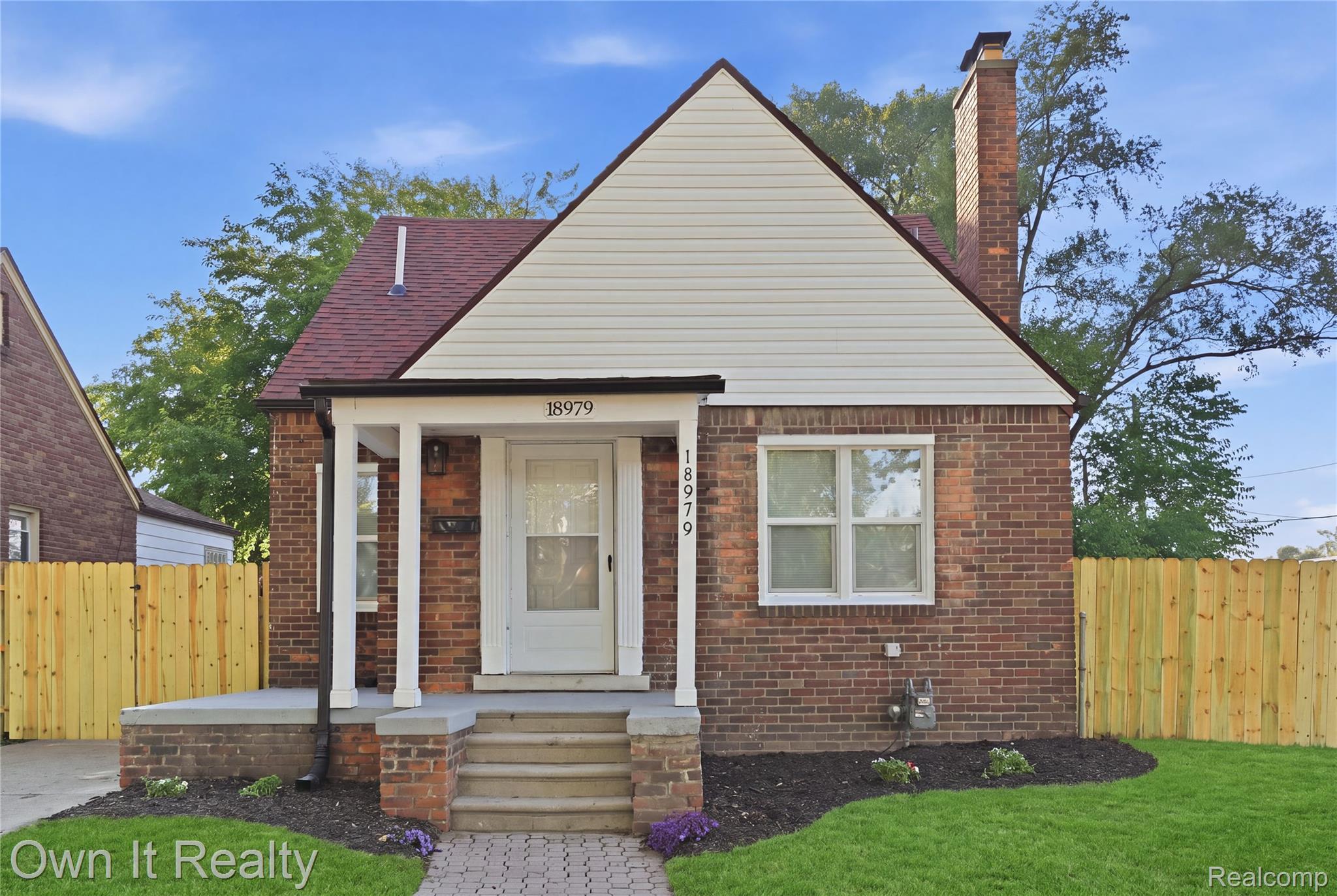 18979 Lindsay Street Property Photo 1