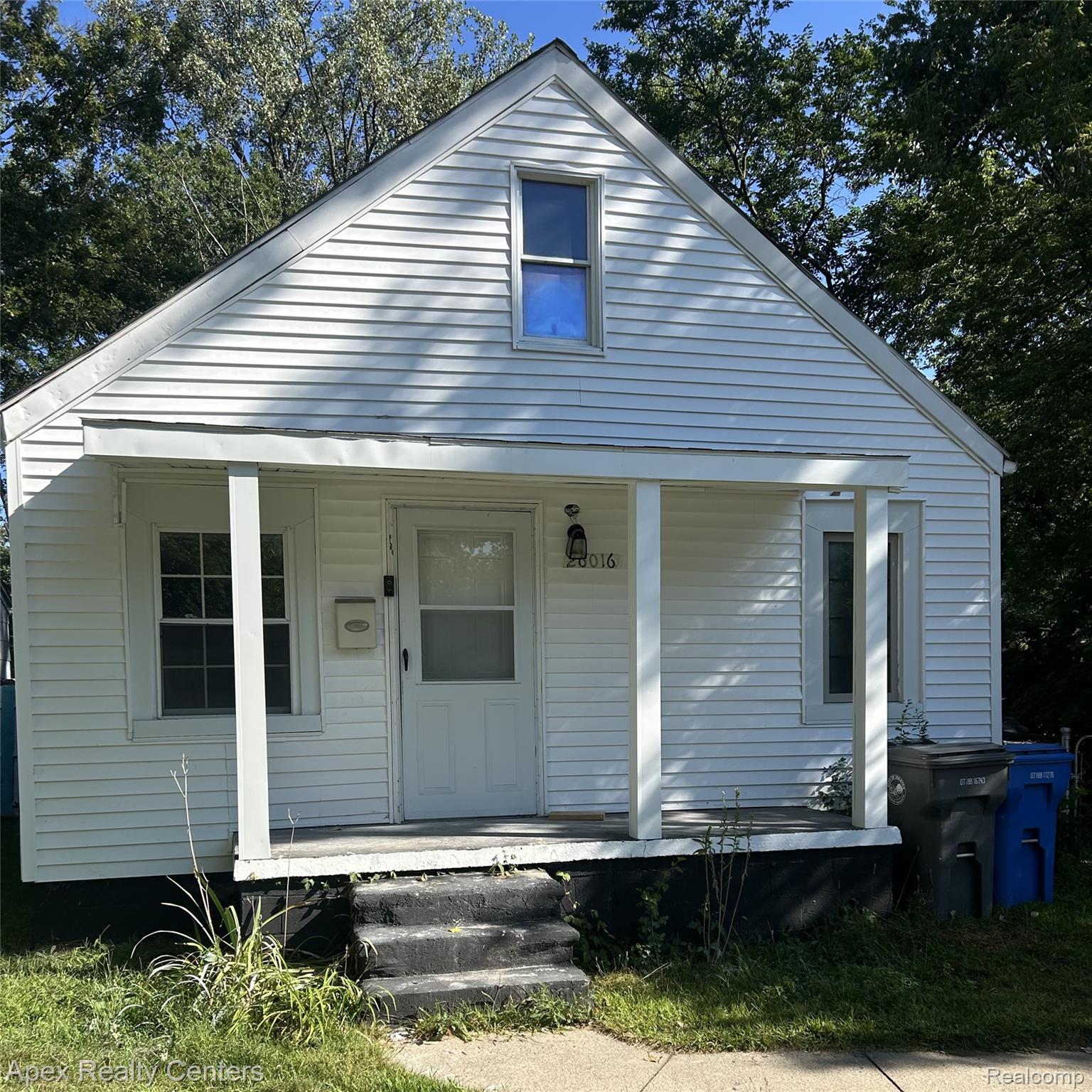 26016 Stanford Street Property Photo 2