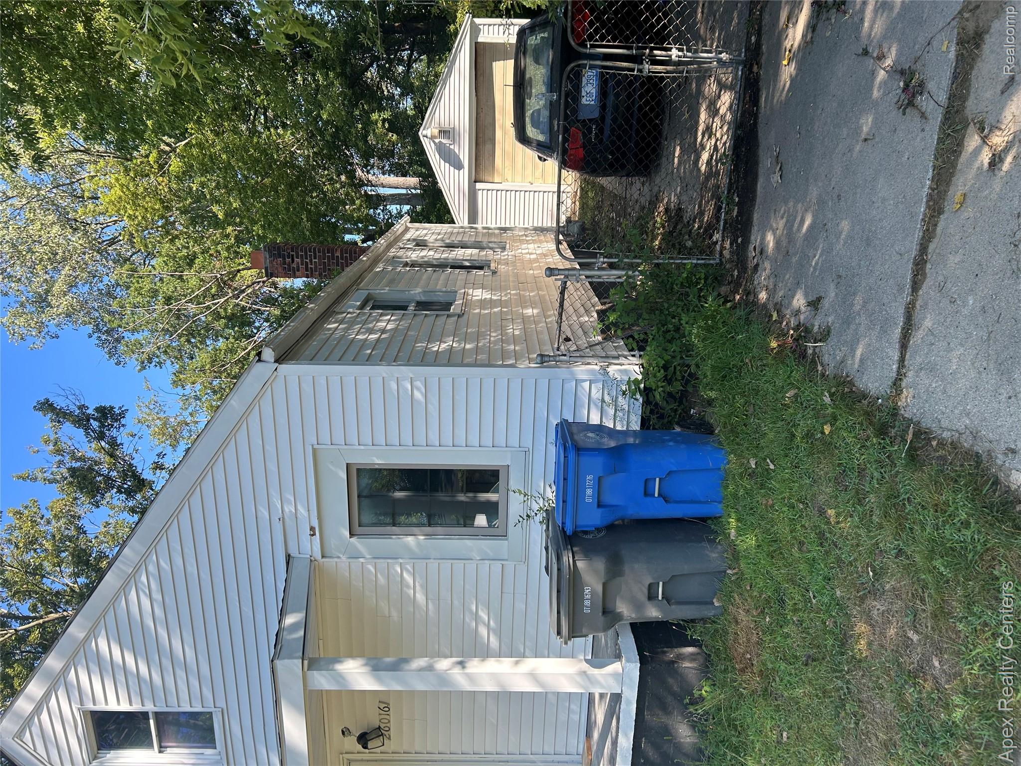 26016 Stanford Street Property Photo 3