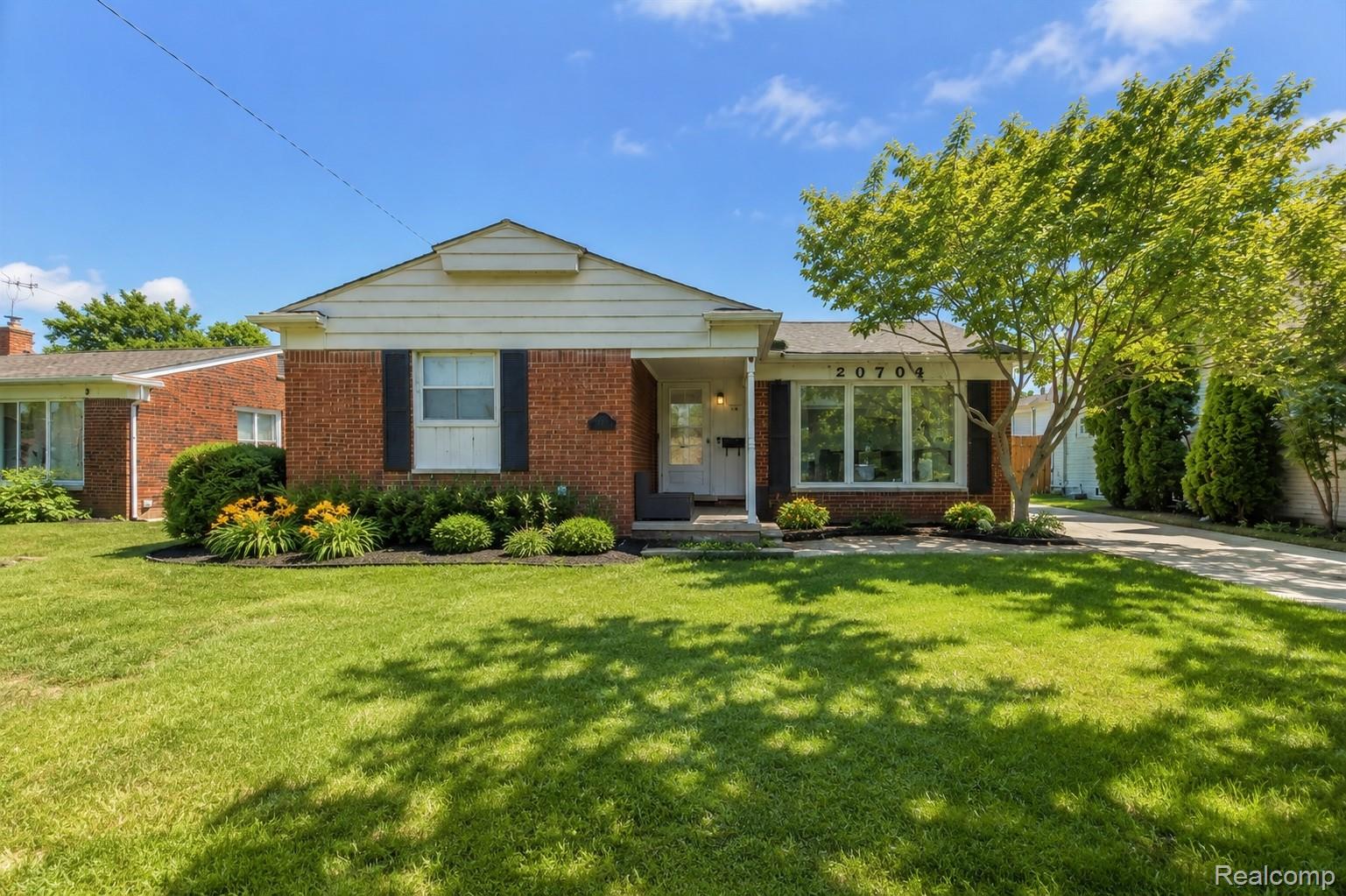 26705 Rouge River Drive Property Photo 1