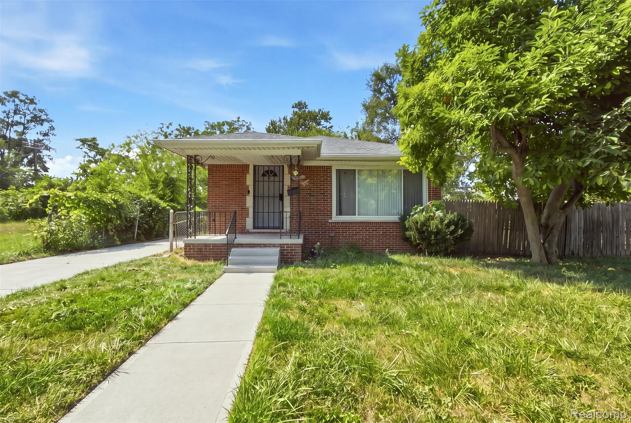 18445 Helen Street Property Photo 1