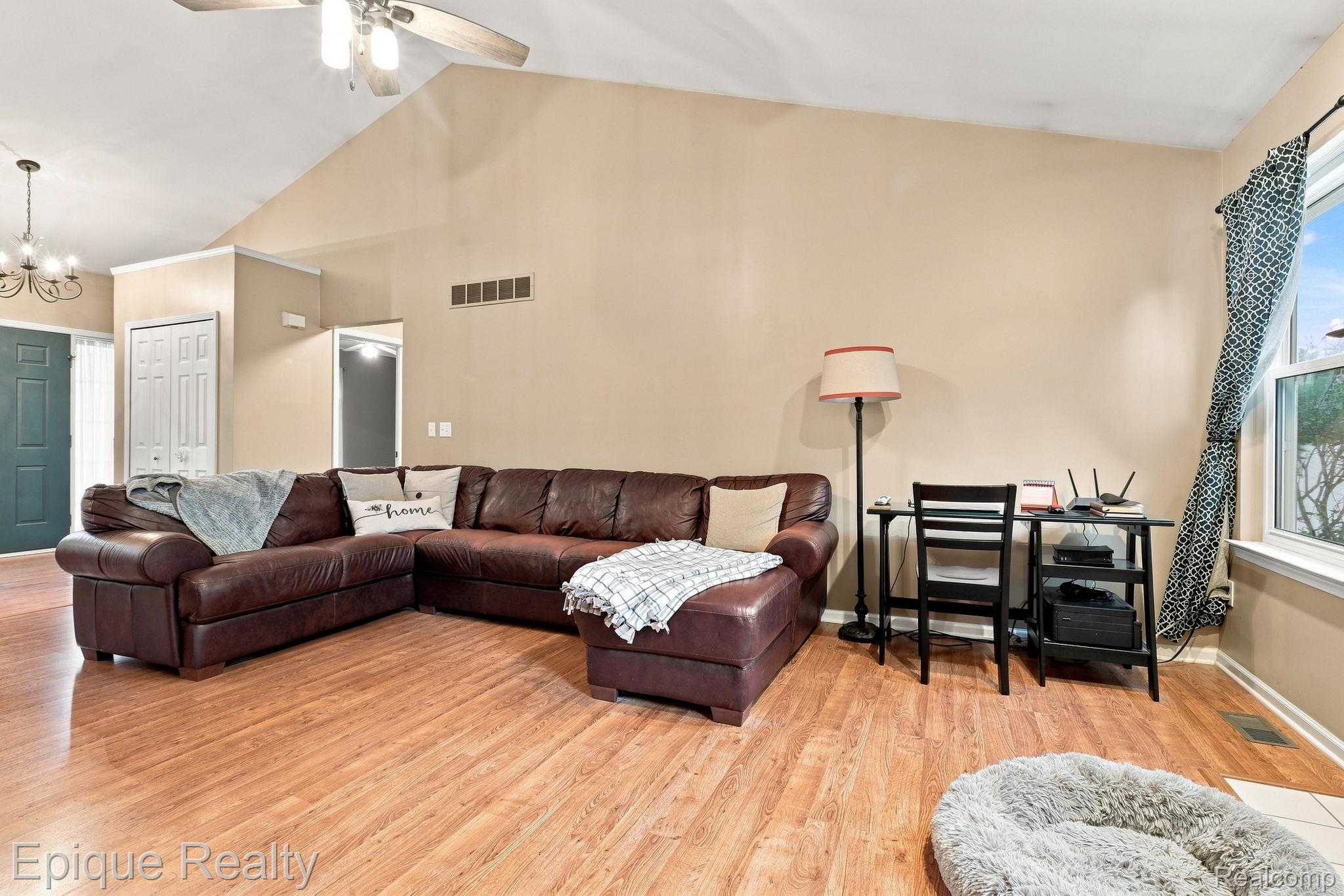 5208 Foxhill Lane Property Photo 5
