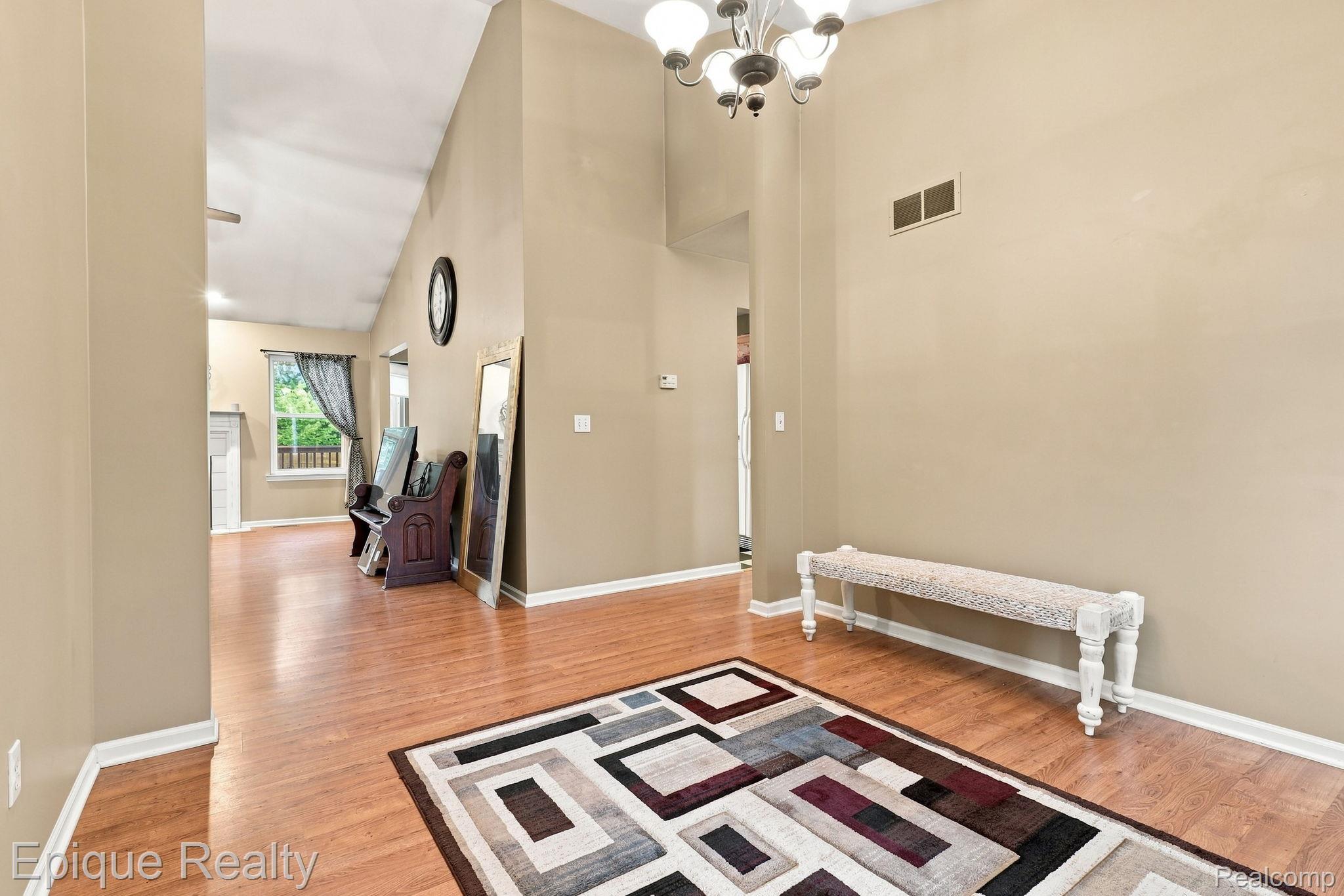 5208 Foxhill Lane Property Photo 7