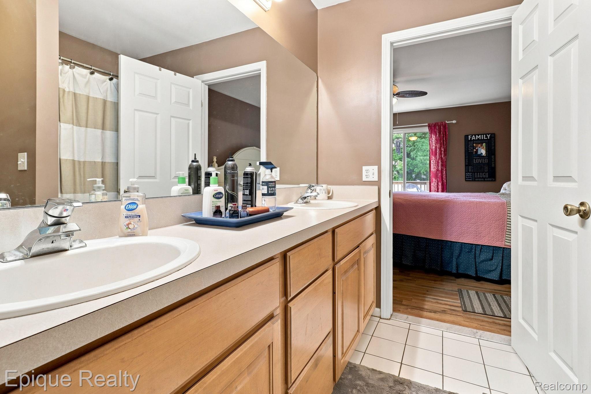 5208 Foxhill Lane Property Photo 16