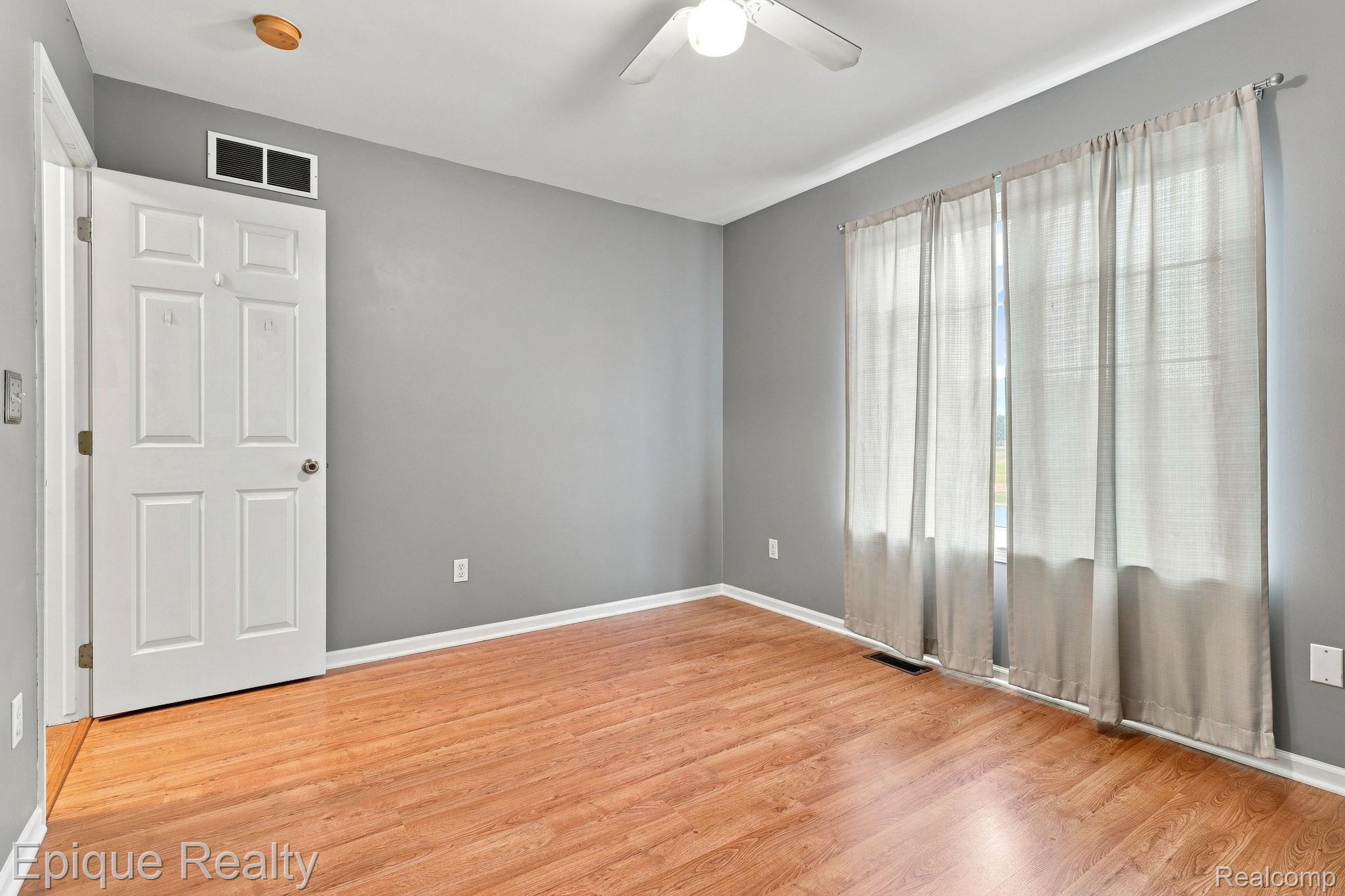 5208 Foxhill Lane Property Photo 18