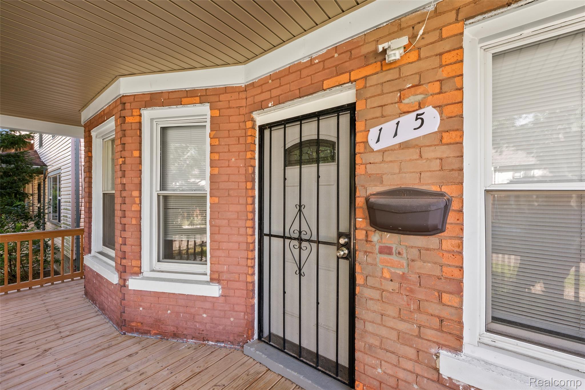 115 Richton Street Property Photo 4