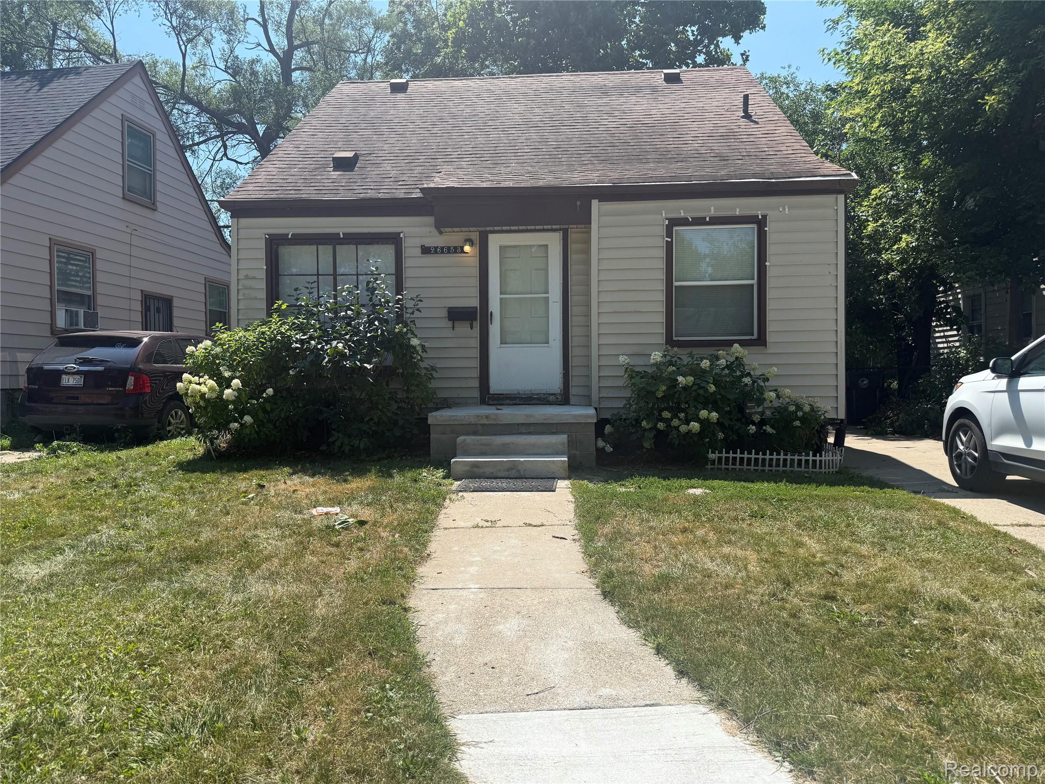 26653 Oakland Street Property Photo 1