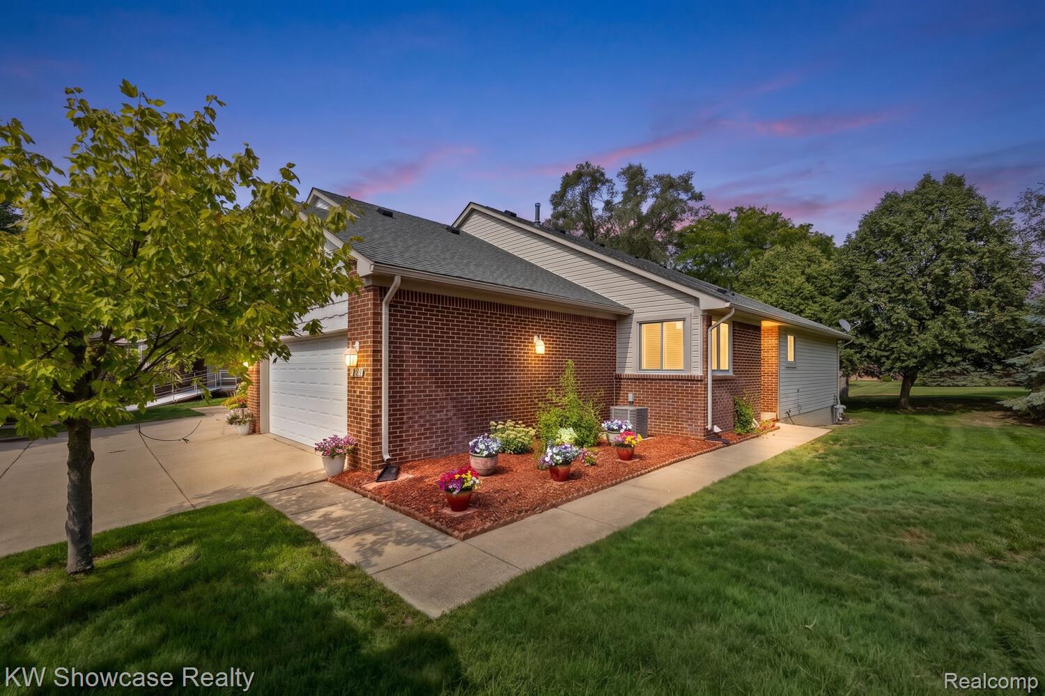 7964 Divot Drive 6 Property Photo 1