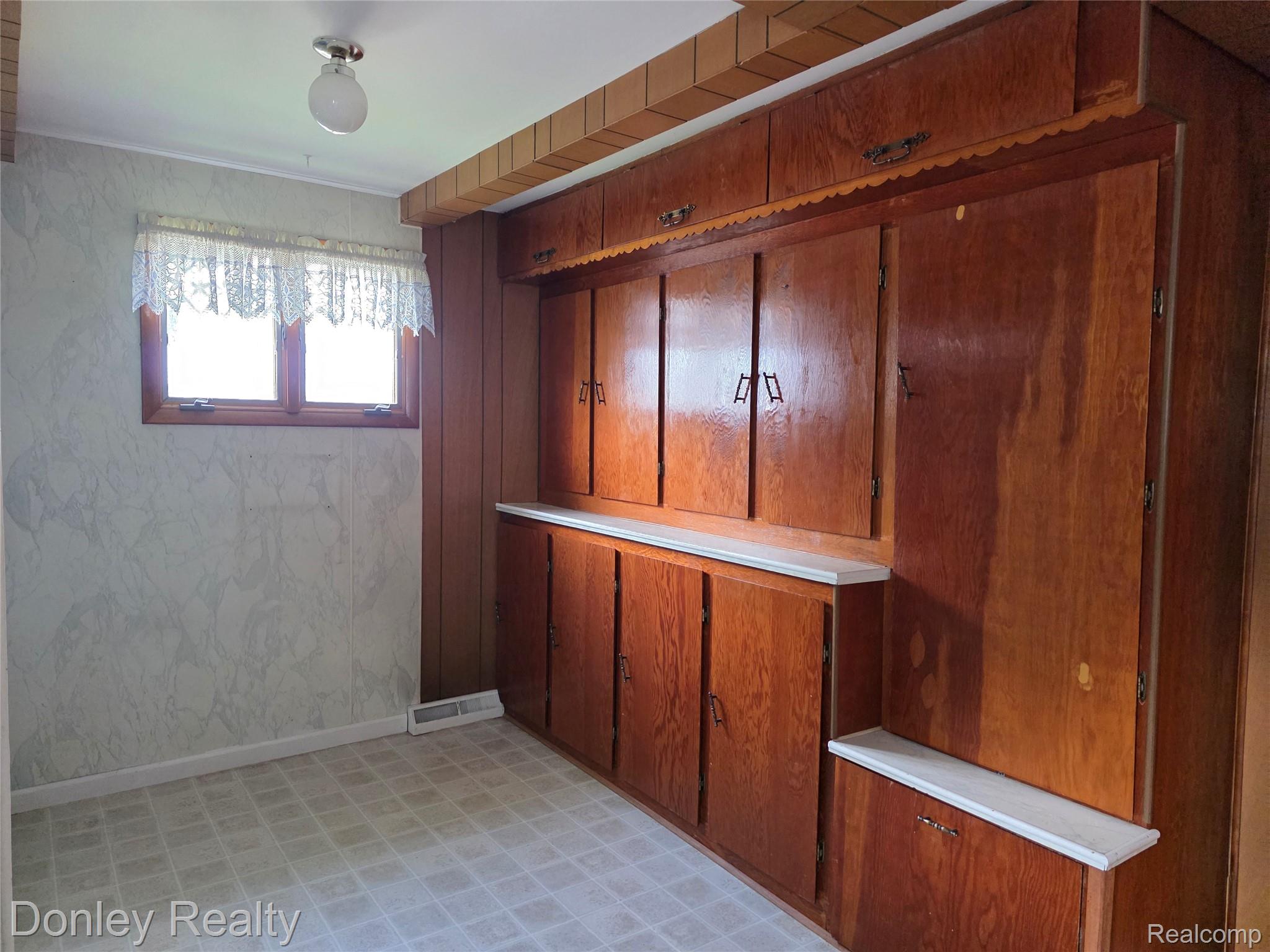 1611 Van Dyke Road Property Photo 13