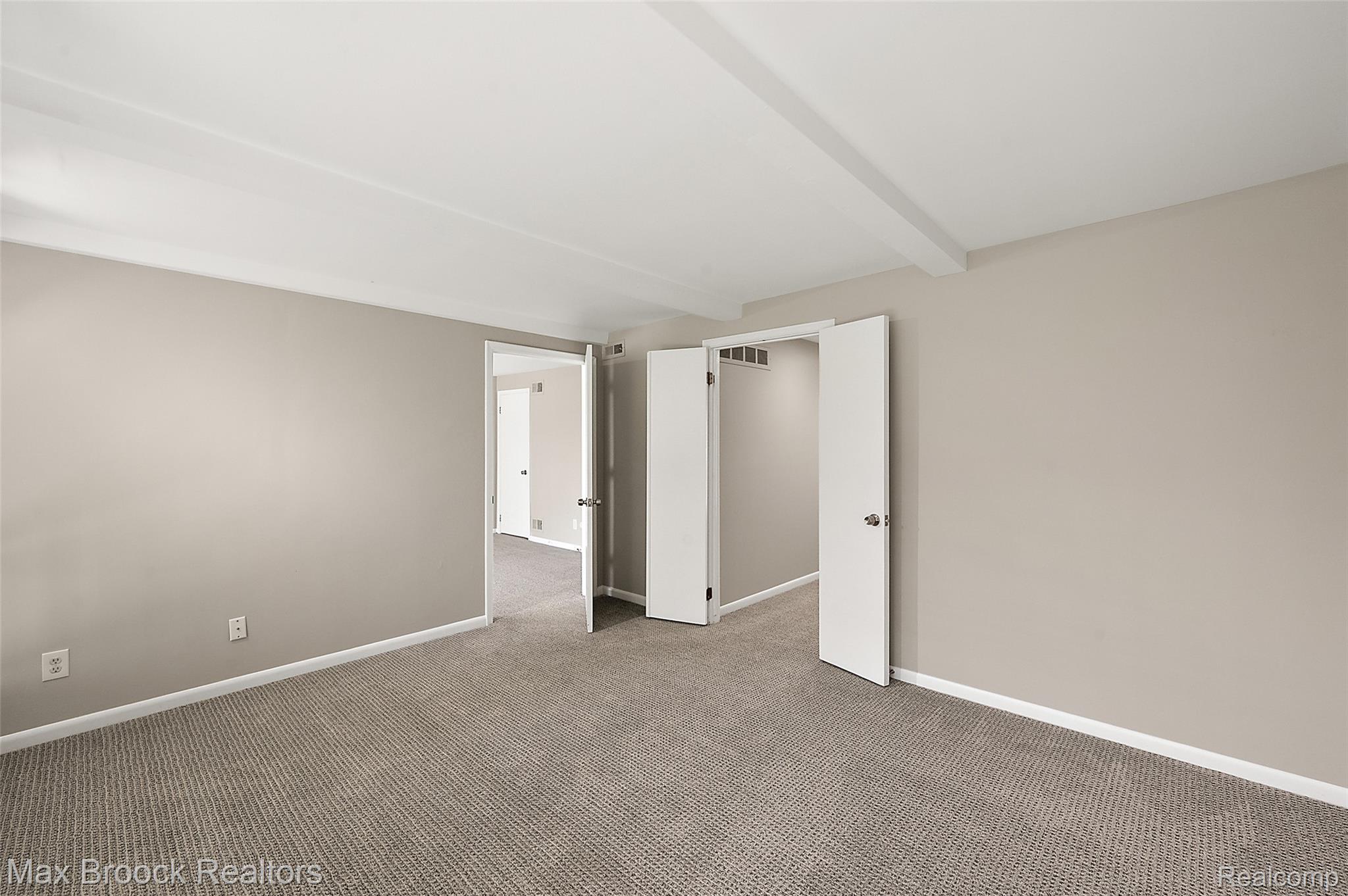 7139 Creeks Crossing Property Photo 13