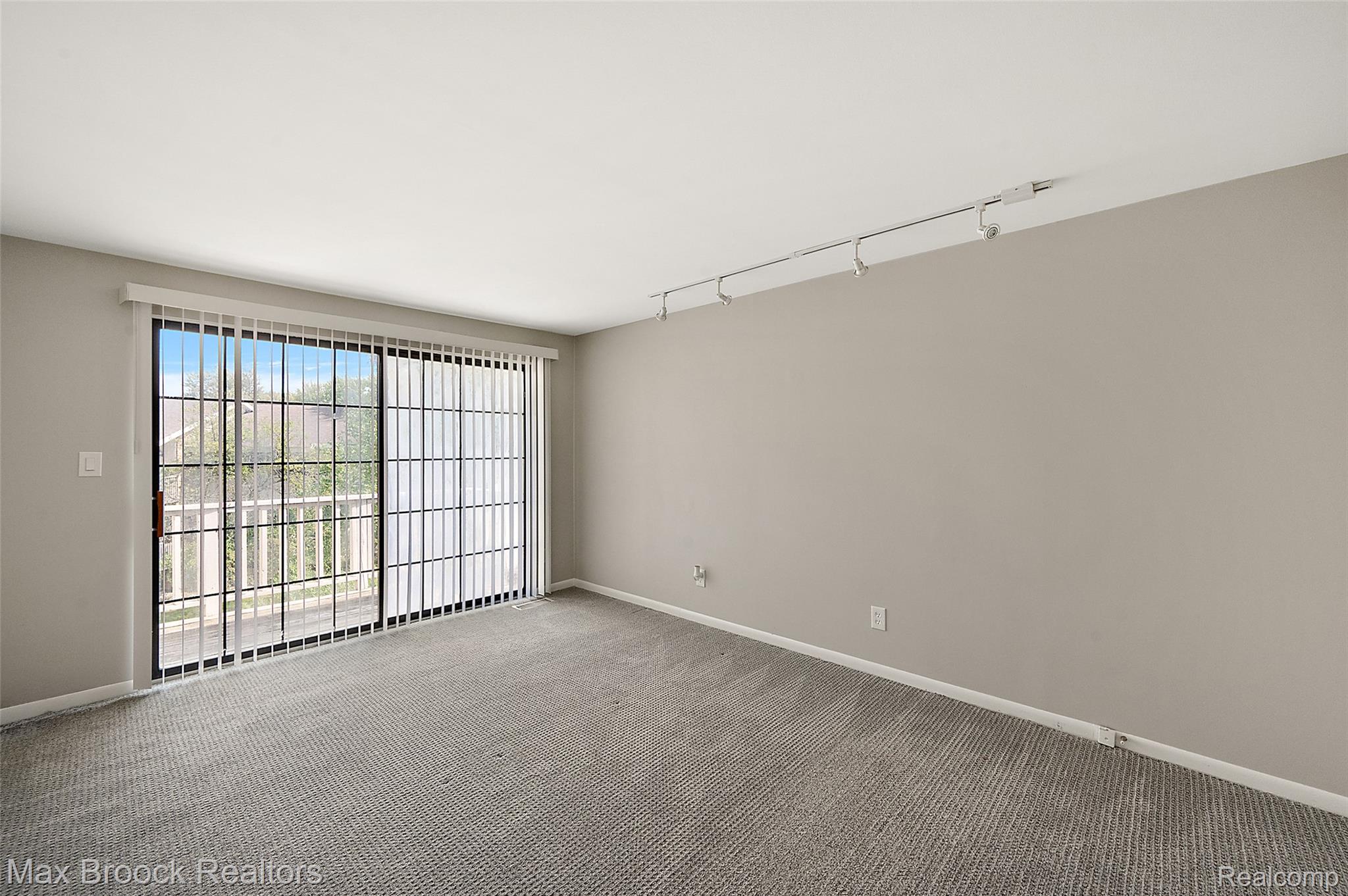 7139 Creeks Crossing Property Photo 14