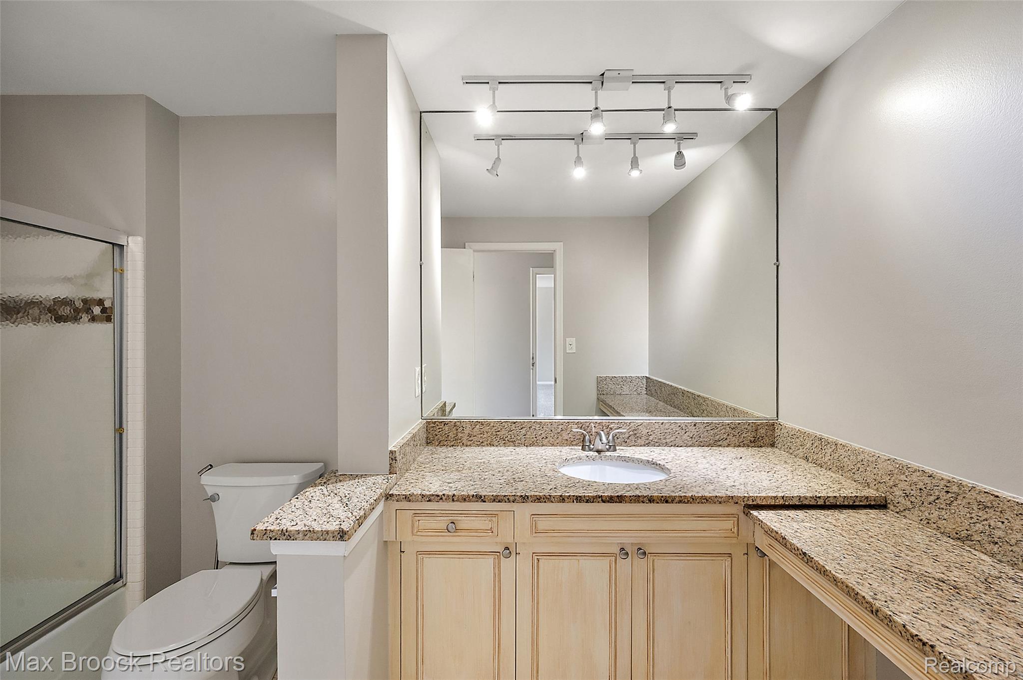 7139 Creeks Crossing Property Photo 19