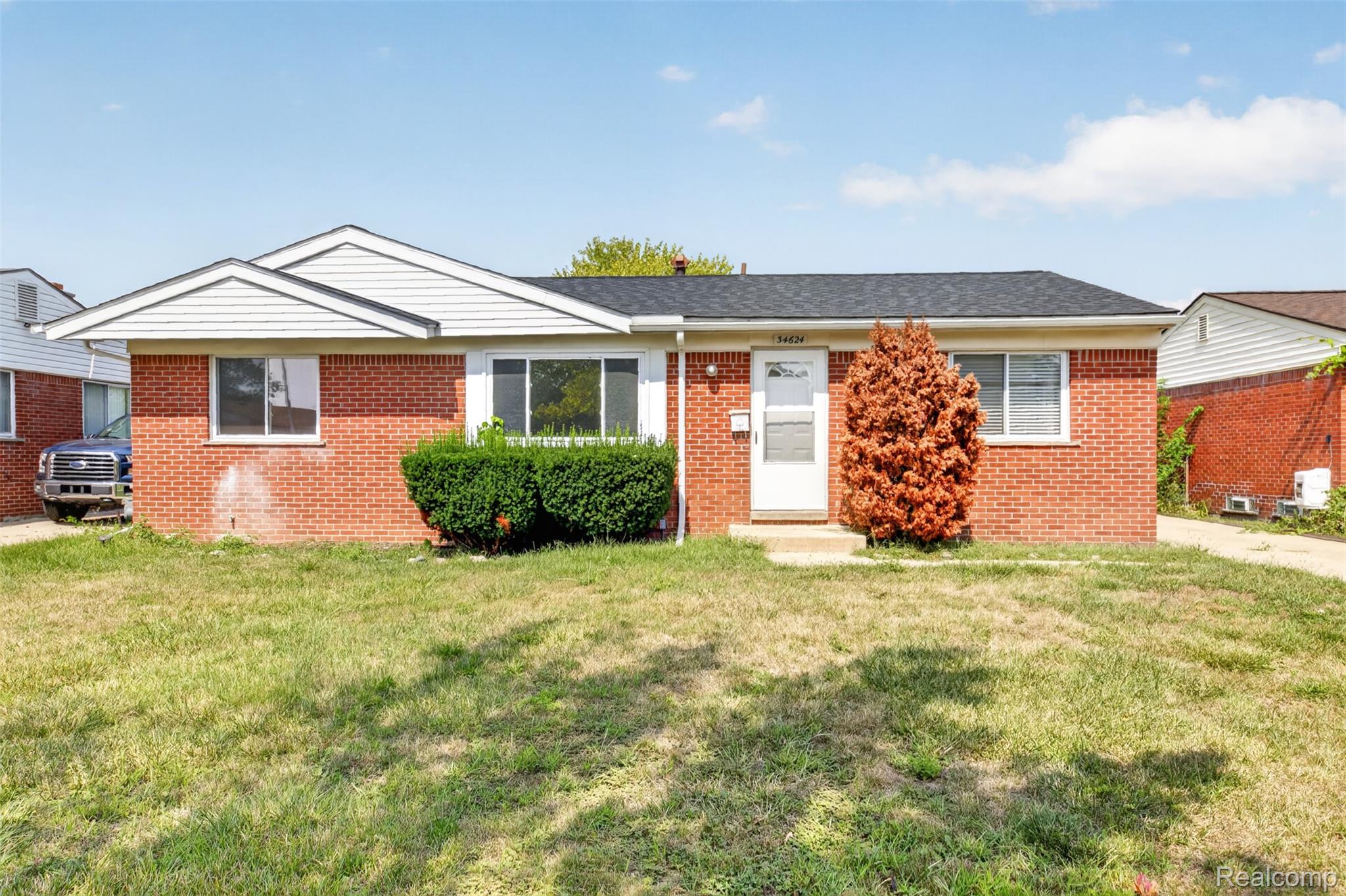 34624 Michelle Drive Property Photo 1