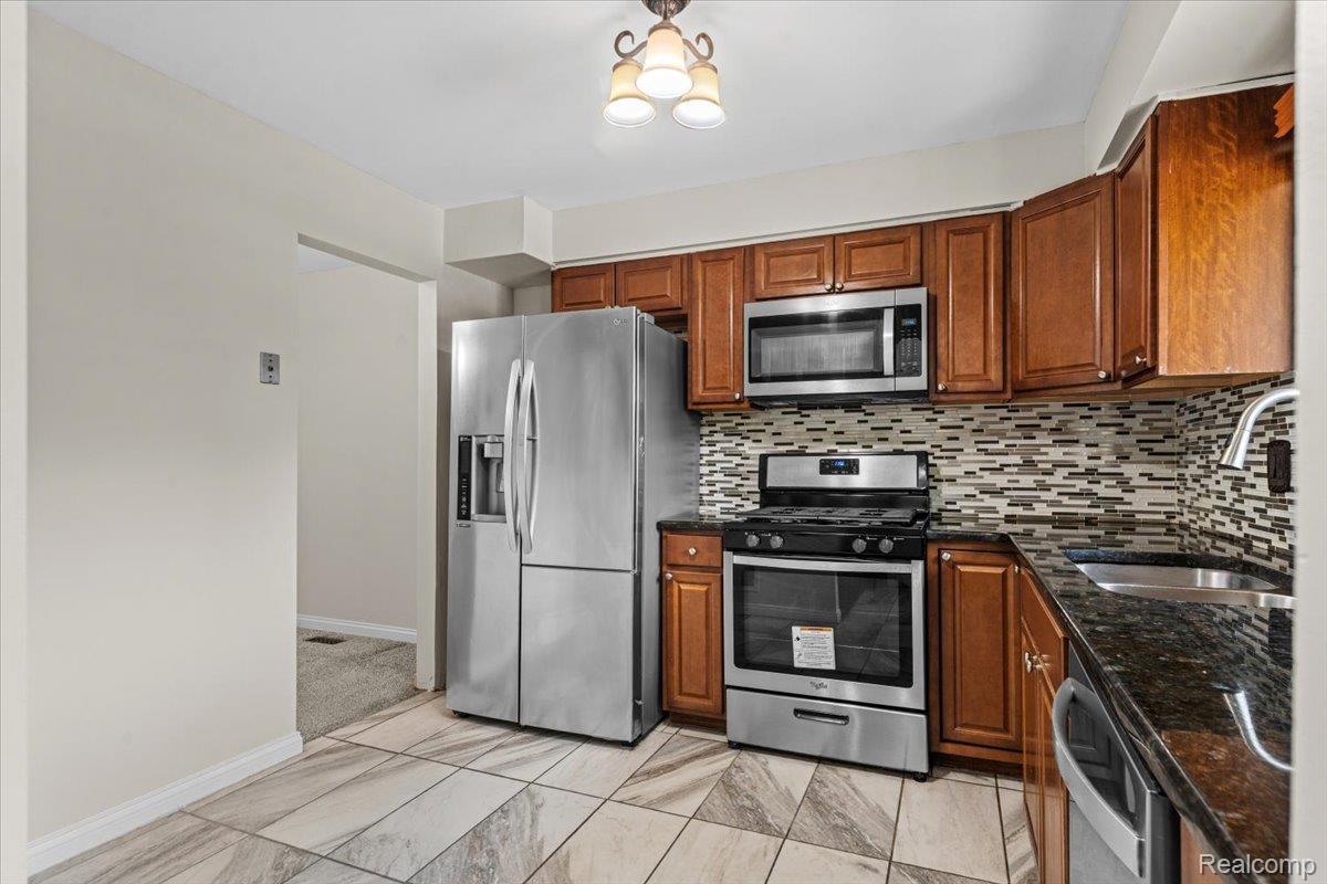 3719 Old Creek Road Property Photo 11