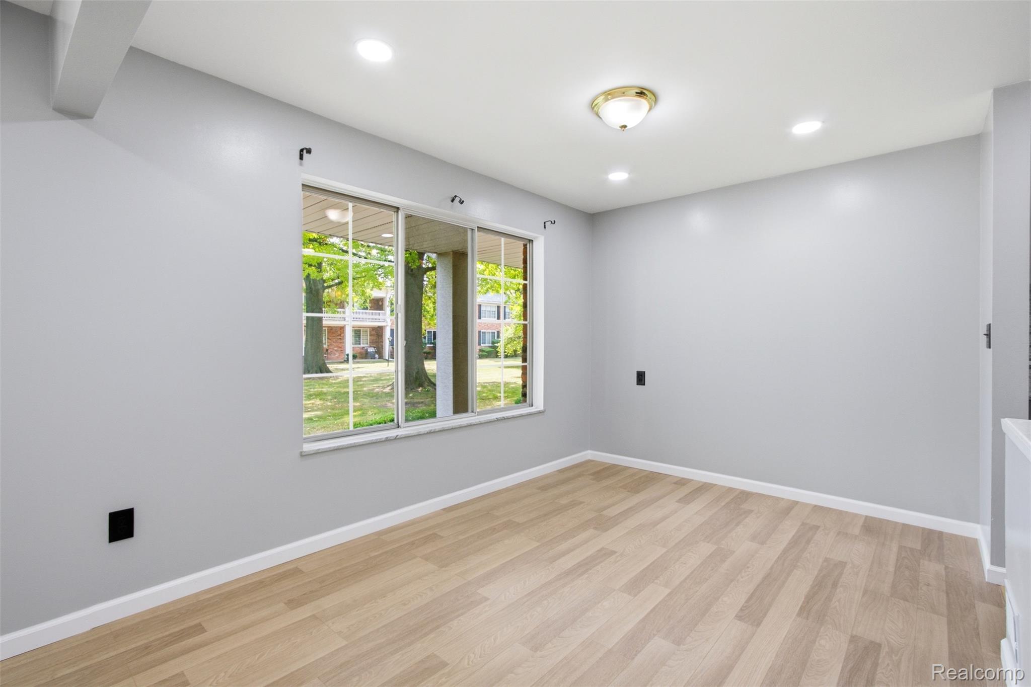 29622 Hoover Road Property Photo 5